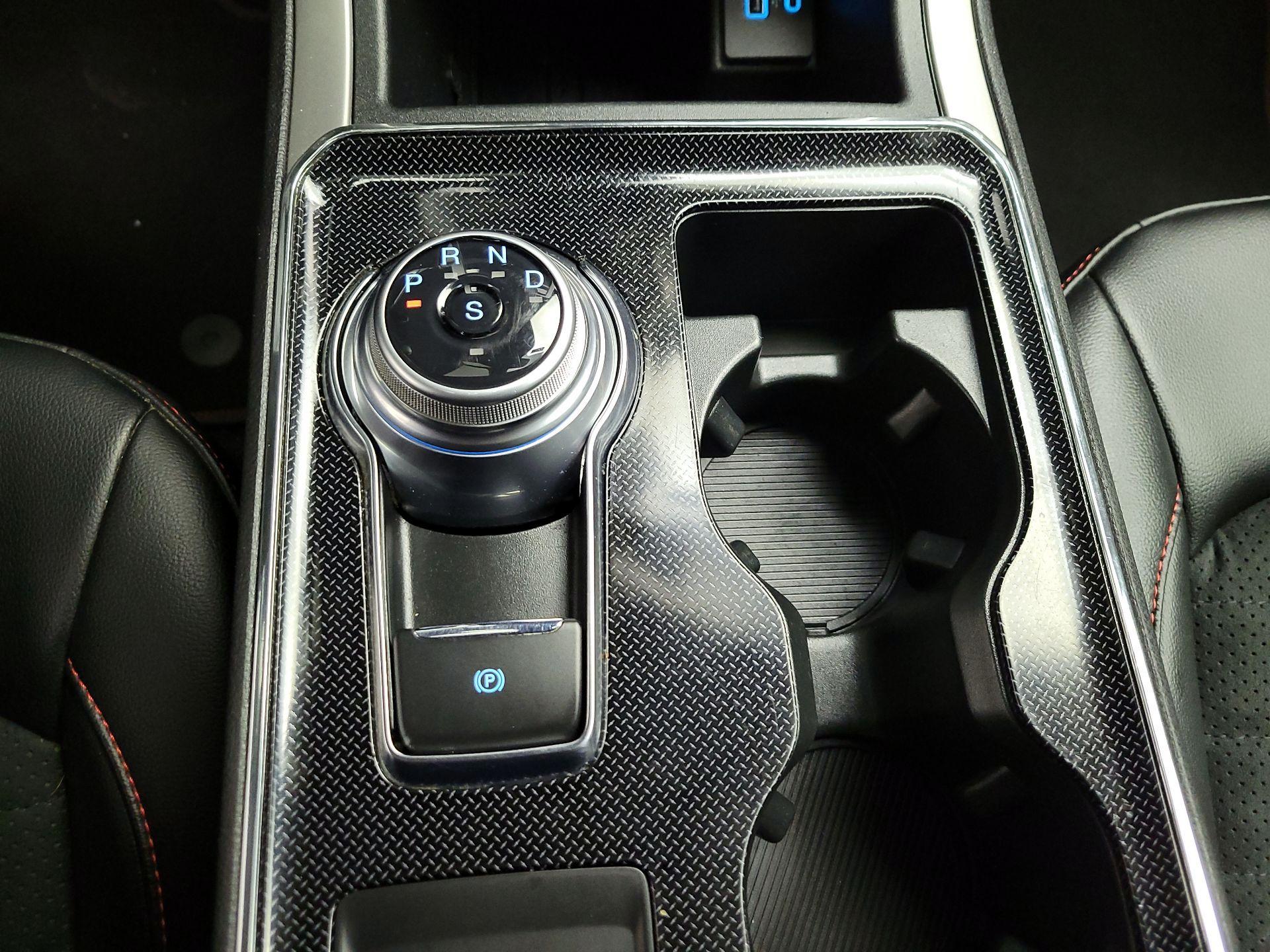 Thumbnail: 2021 Ford Edge - 17