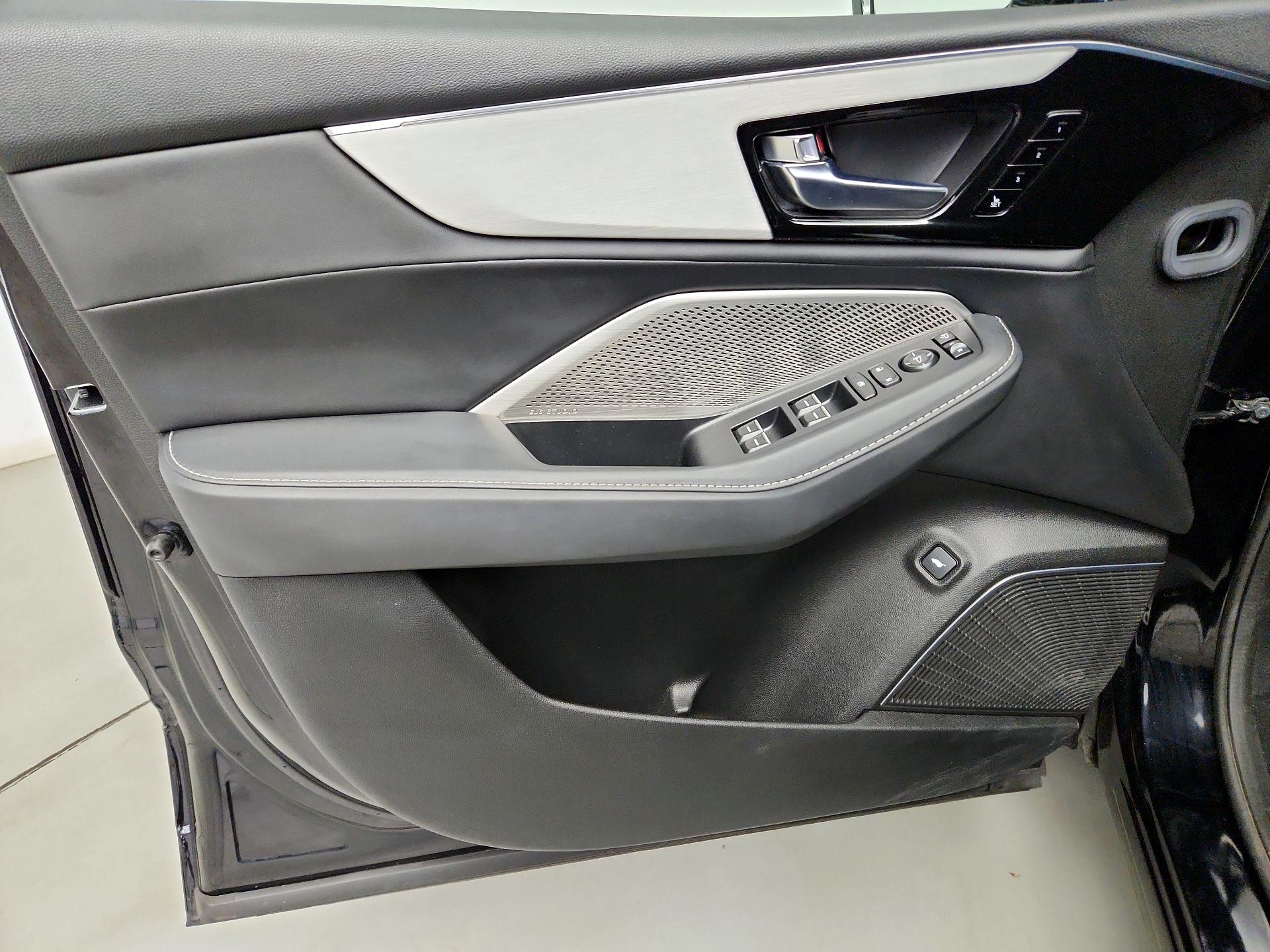 Thumbnail: 2023 Acura MDX - 12