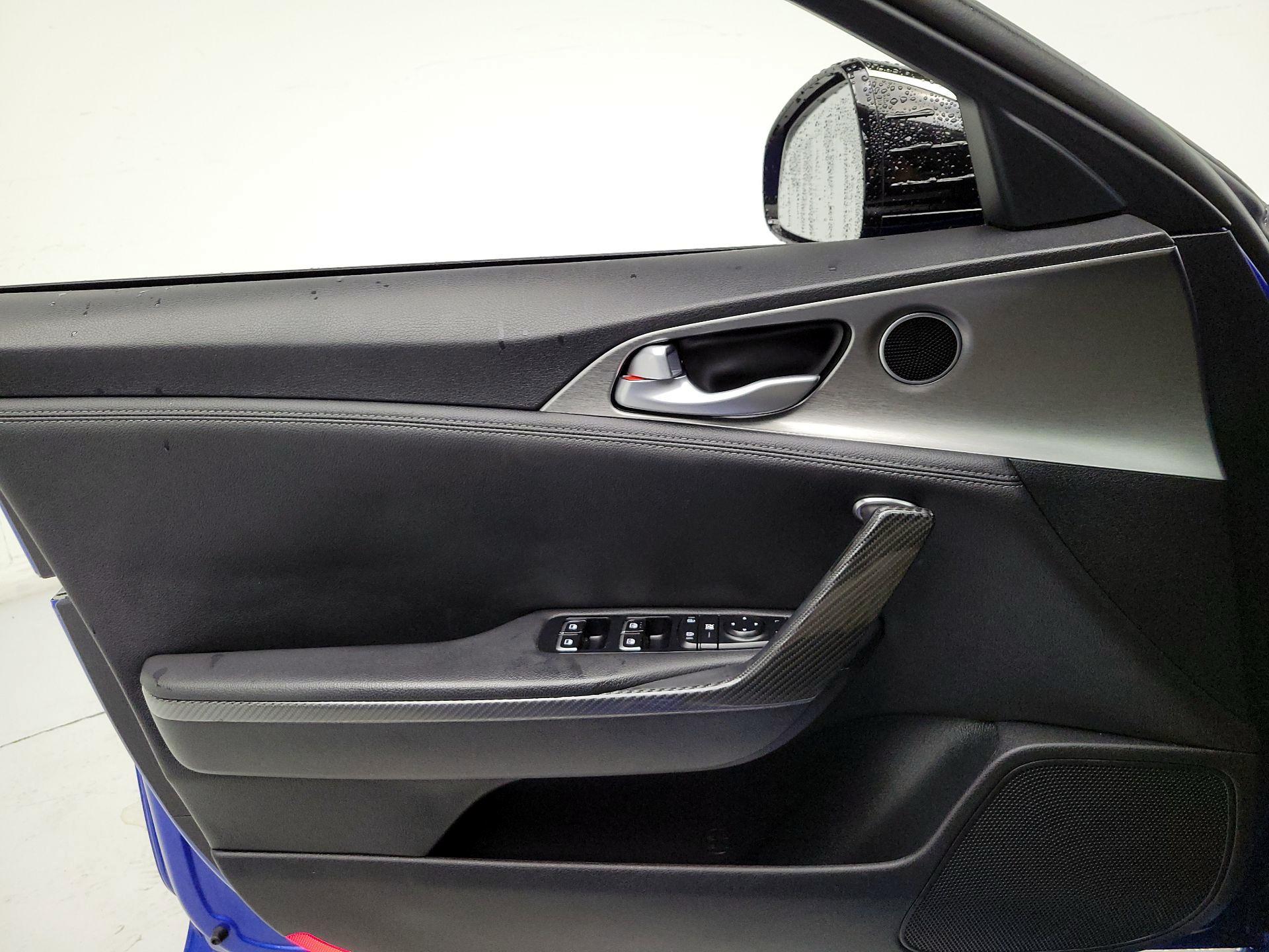 Thumbnail: 2020 Kia Stinger - 12