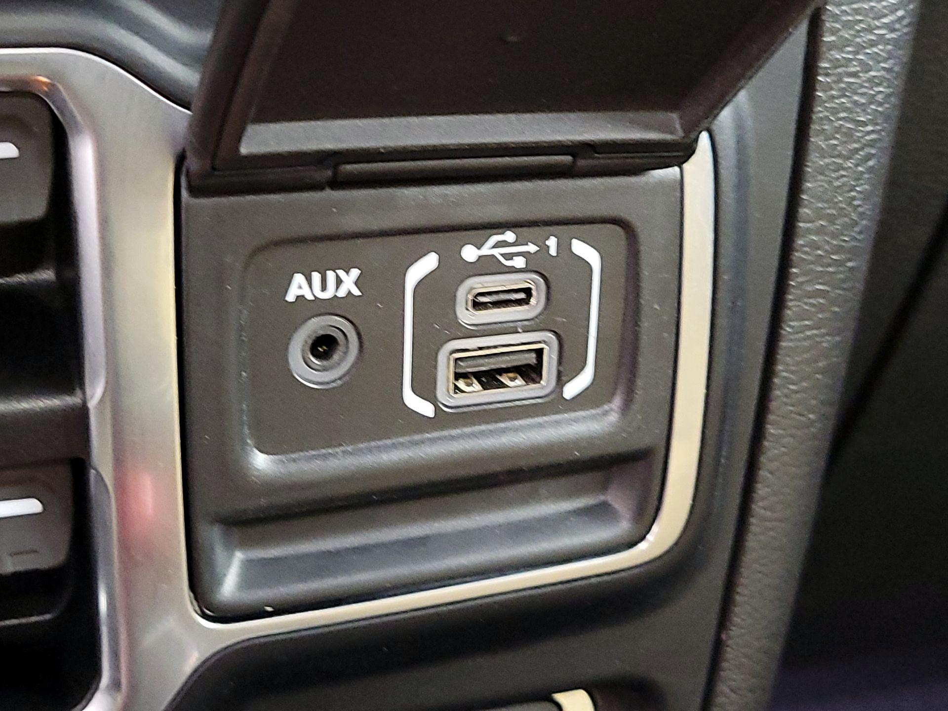 Thumbnail: 2022 Jeep Wrangler - 19