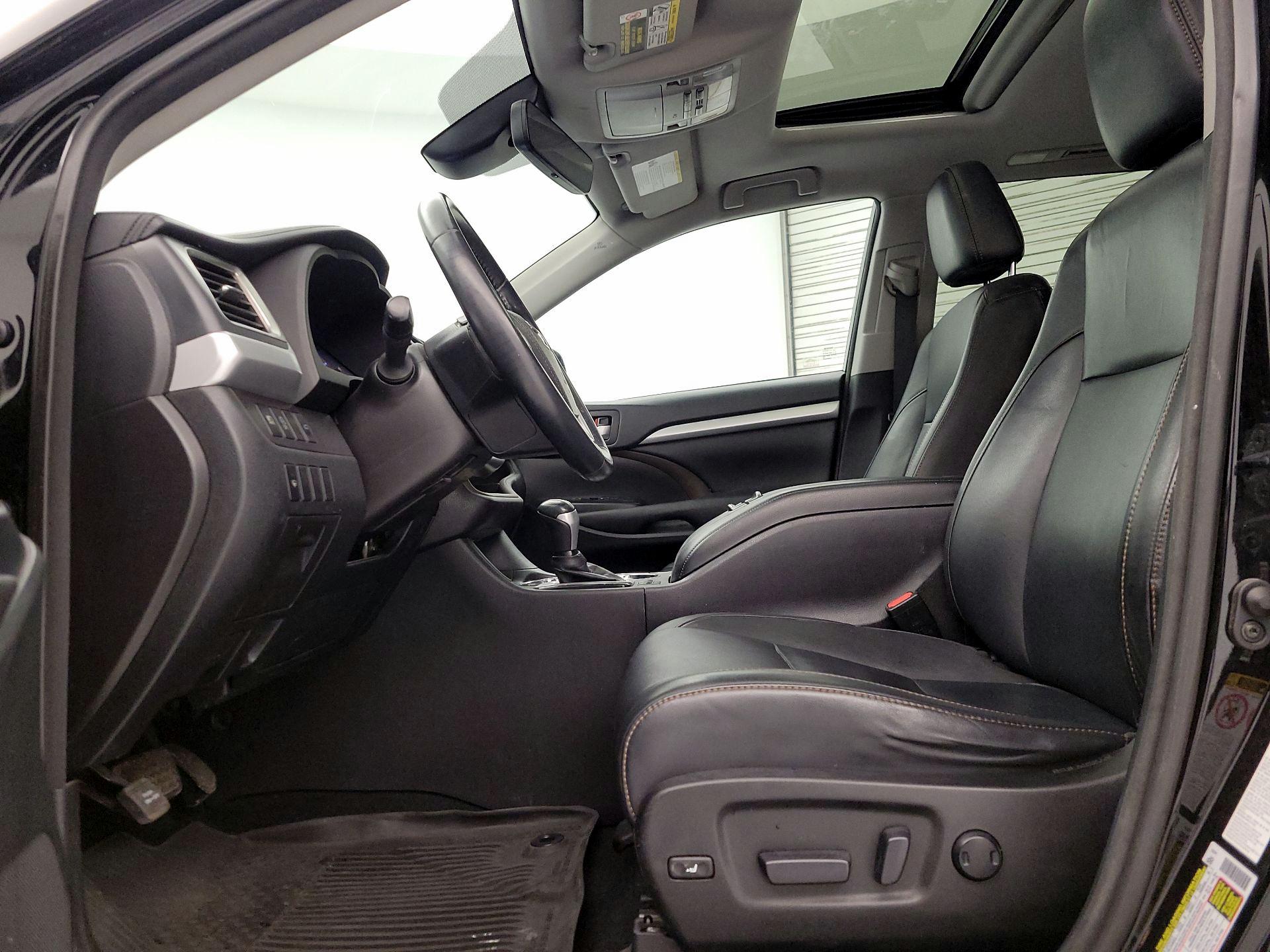 Thumbnail: 2017 Toyota Highlander - 11