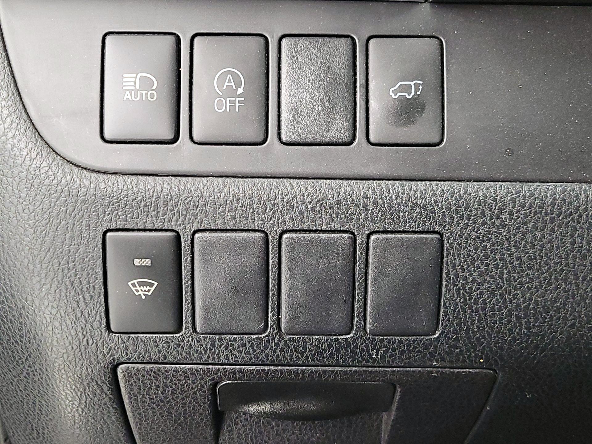 Thumbnail: 2017 Toyota Highlander - 13