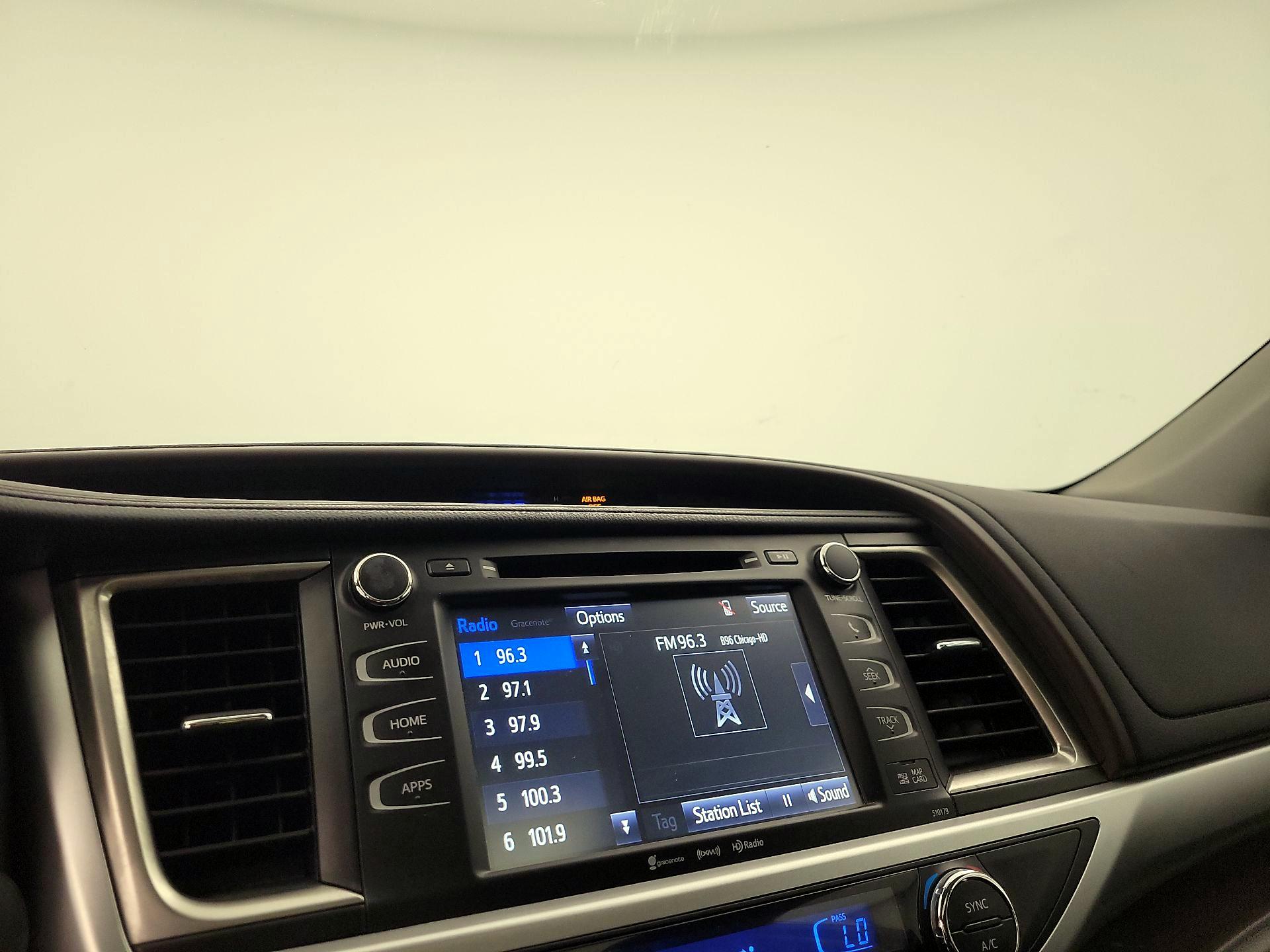 Thumbnail: 2017 Toyota Highlander - 16