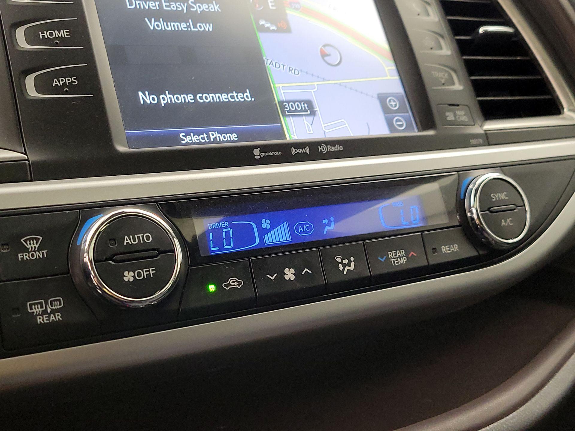 Thumbnail: 2017 Toyota Highlander - 17