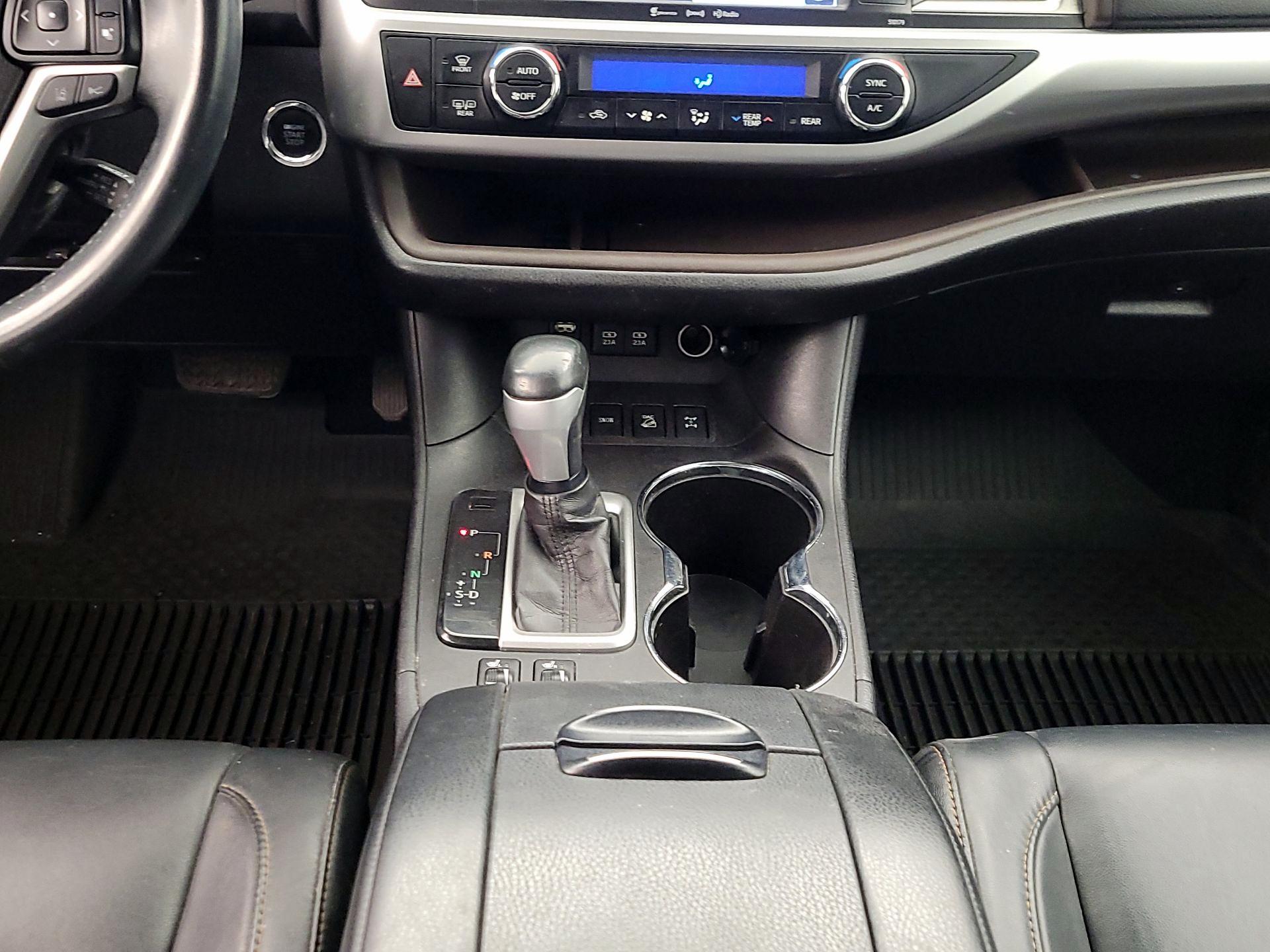 Thumbnail: 2017 Toyota Highlander - 18