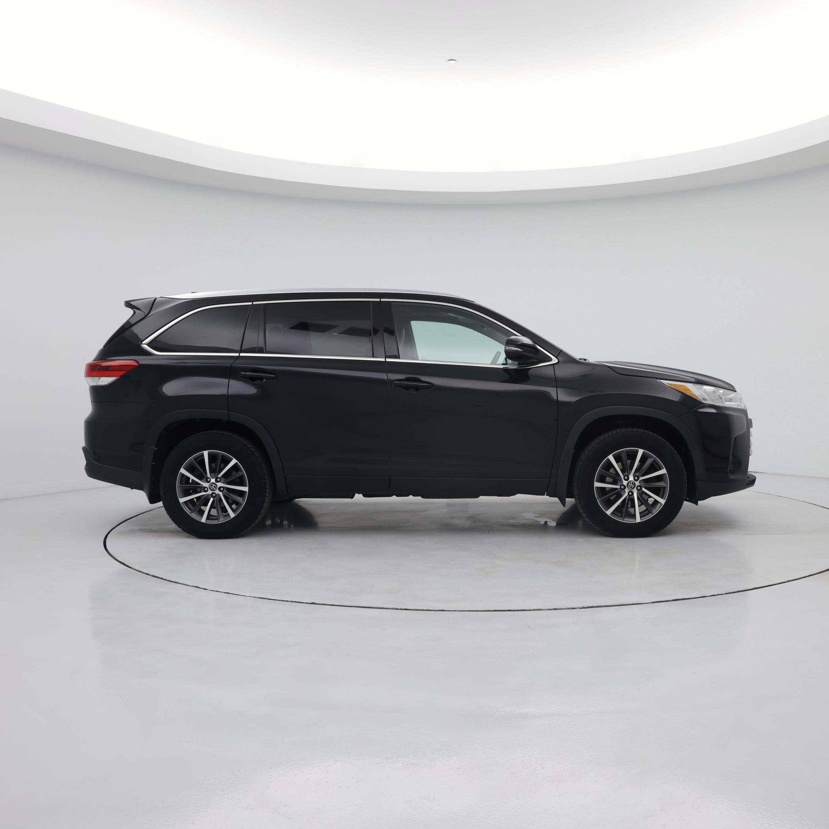 Thumbnail: 2017 Toyota Highlander - 7