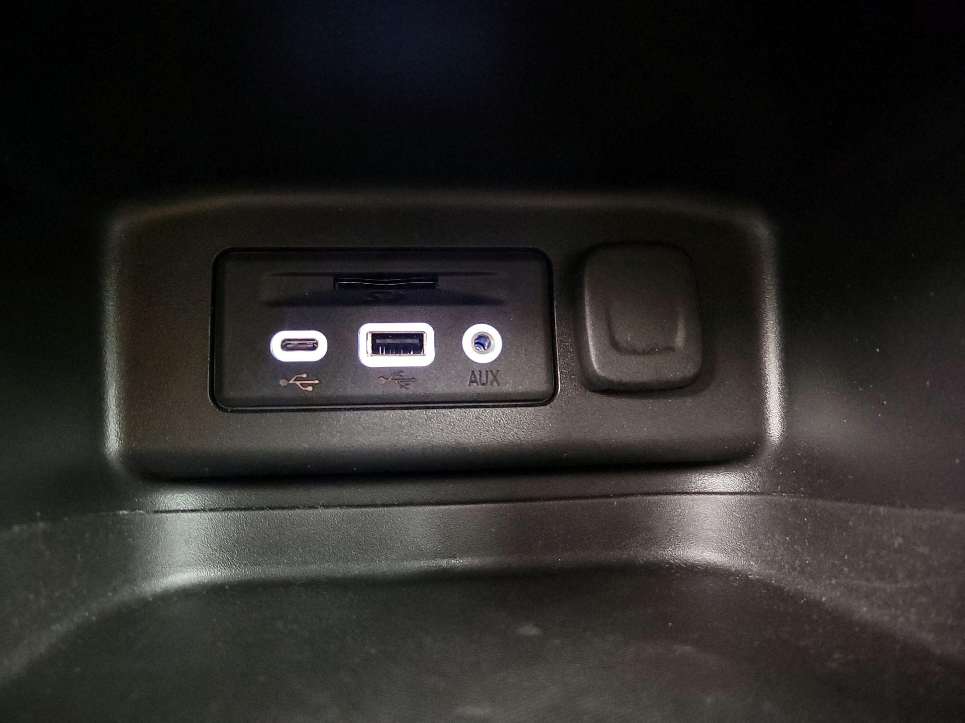 Thumbnail: 2023 Chevrolet Equinox - 18