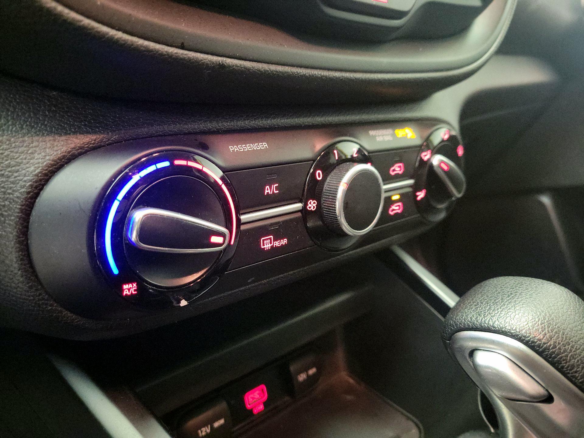 Thumbnail: 2020 Kia Soul - 16