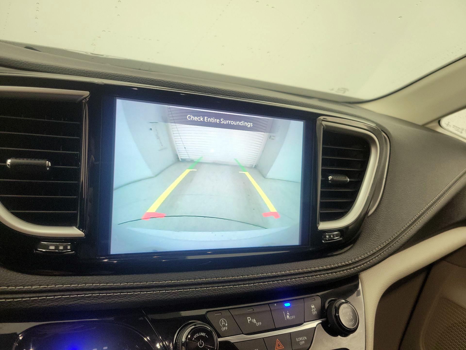 Thumbnail: 2022 Chrysler Pacifica - 14