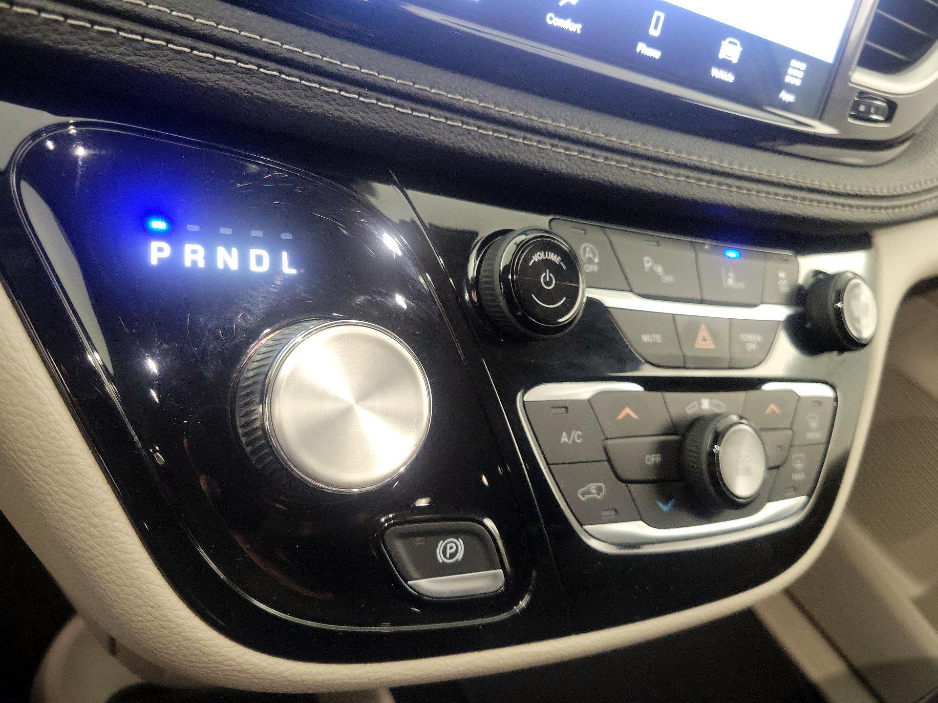 Thumbnail: 2022 Chrysler Pacifica - 17