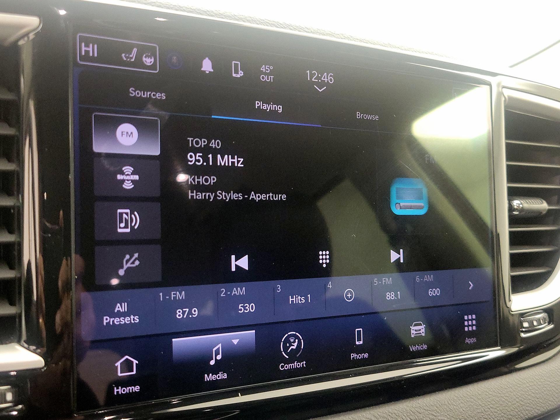 Thumbnail: 2022 Chrysler Pacifica - 15