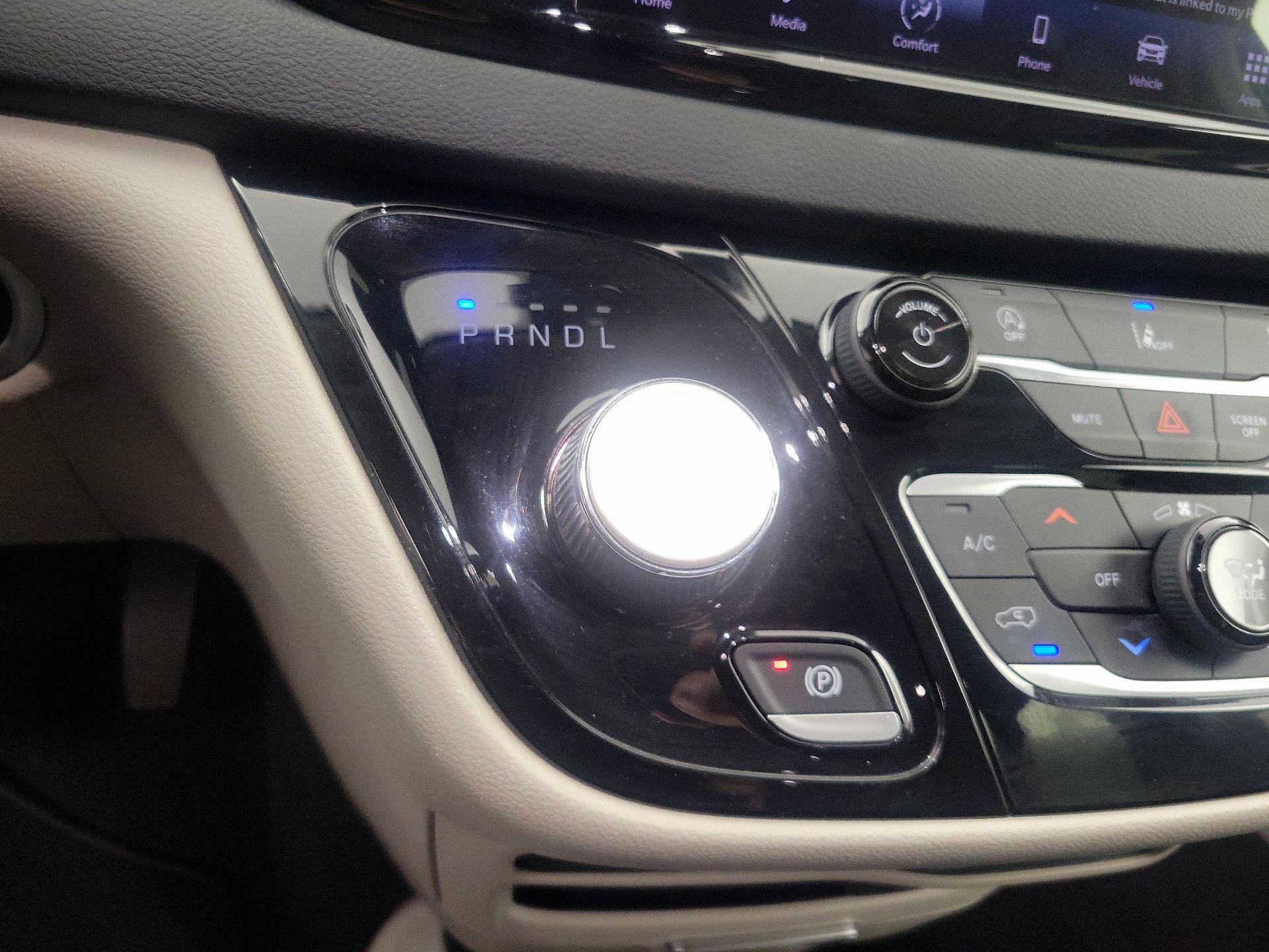 Thumbnail: 2022 Chrysler Pacifica - 17