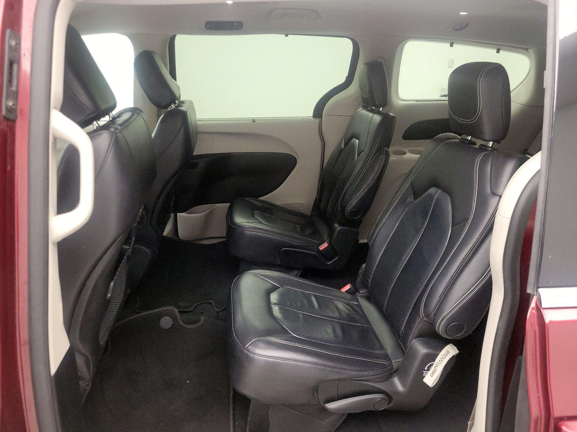 Thumbnail: 2022 Chrysler Pacifica - 19