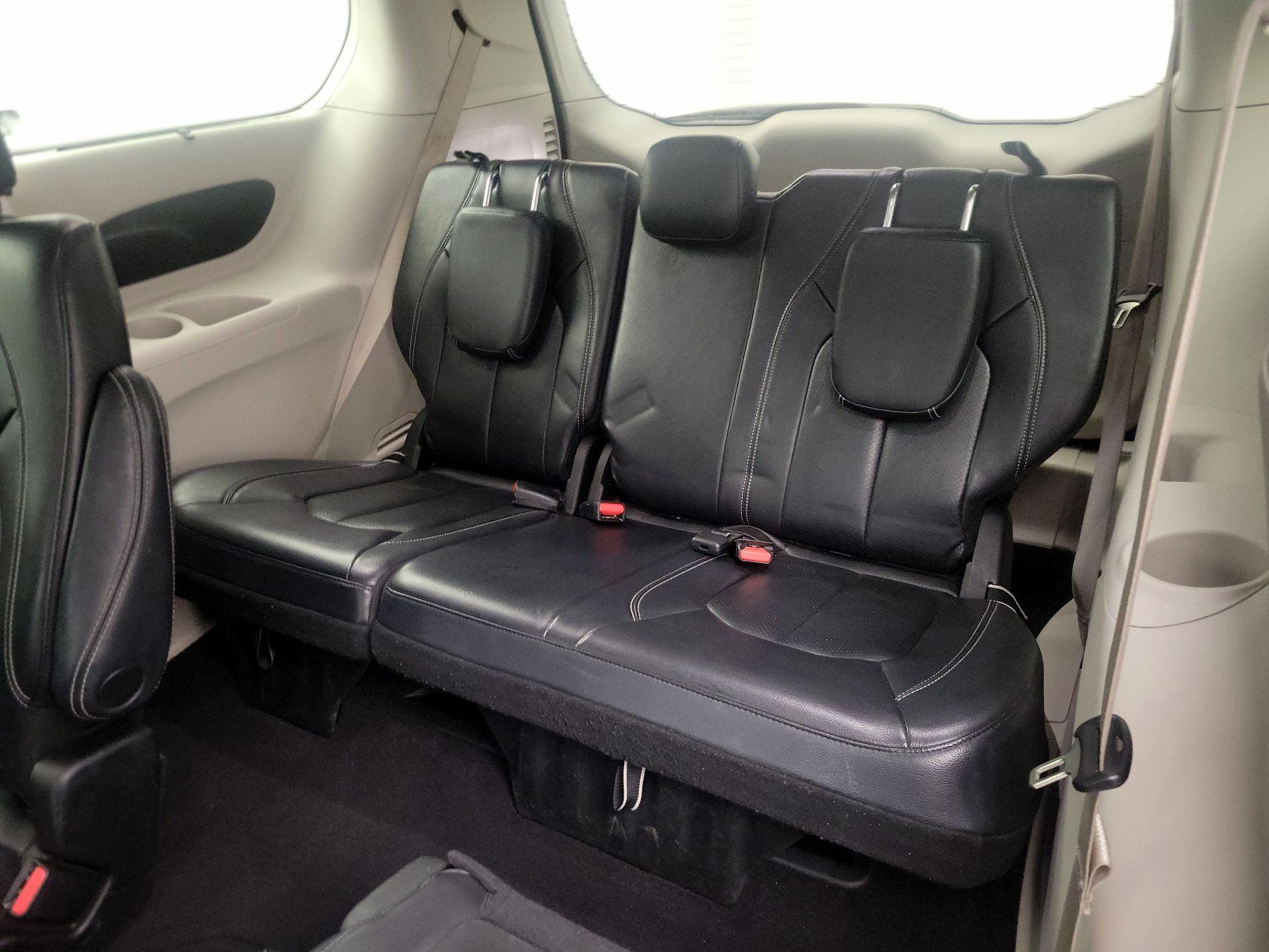 Thumbnail: 2022 Chrysler Pacifica - 20