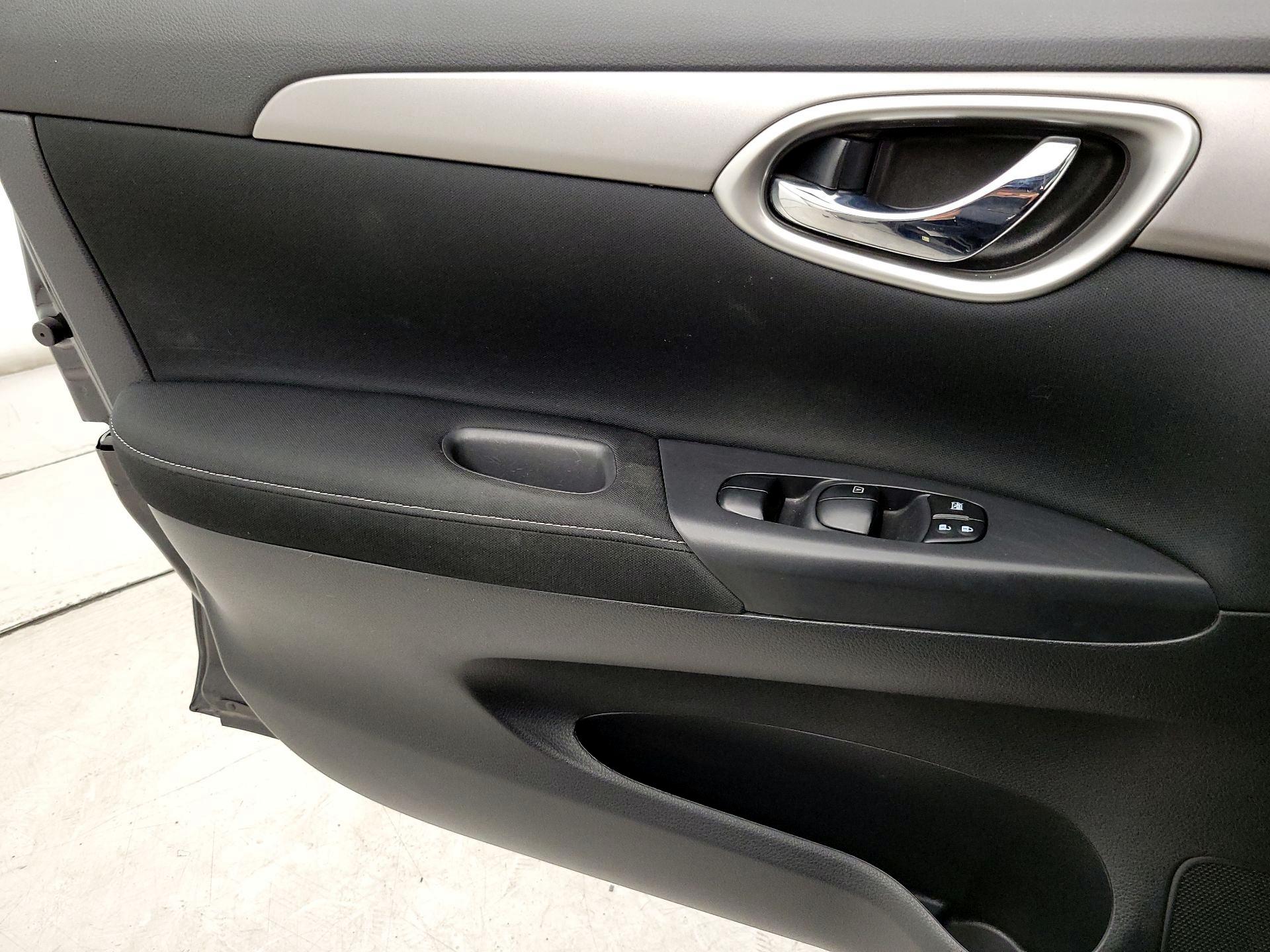 Thumbnail: 2014 Nissan Sentra - 12