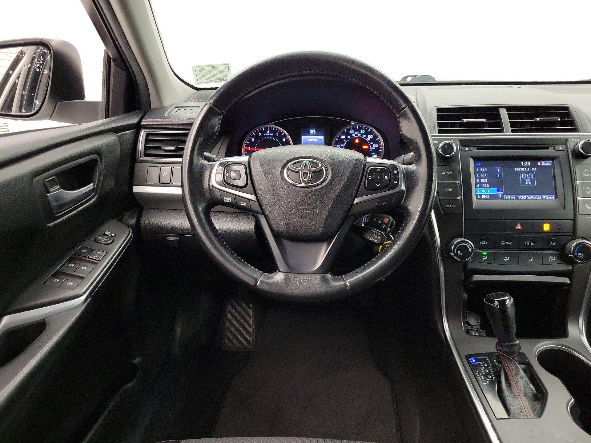 Thumbnail: 2016 Toyota Camry - 10