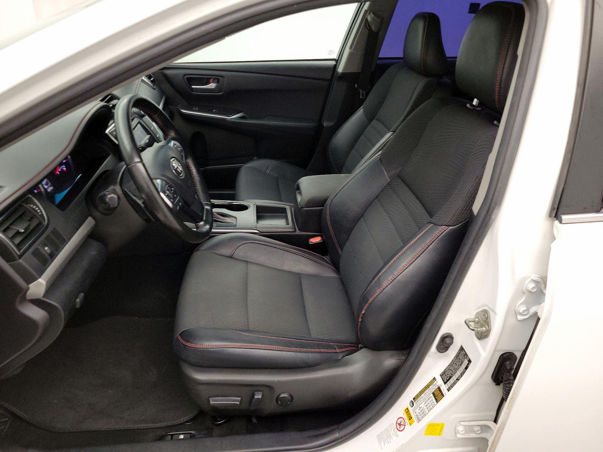 Thumbnail: 2016 Toyota Camry - 11