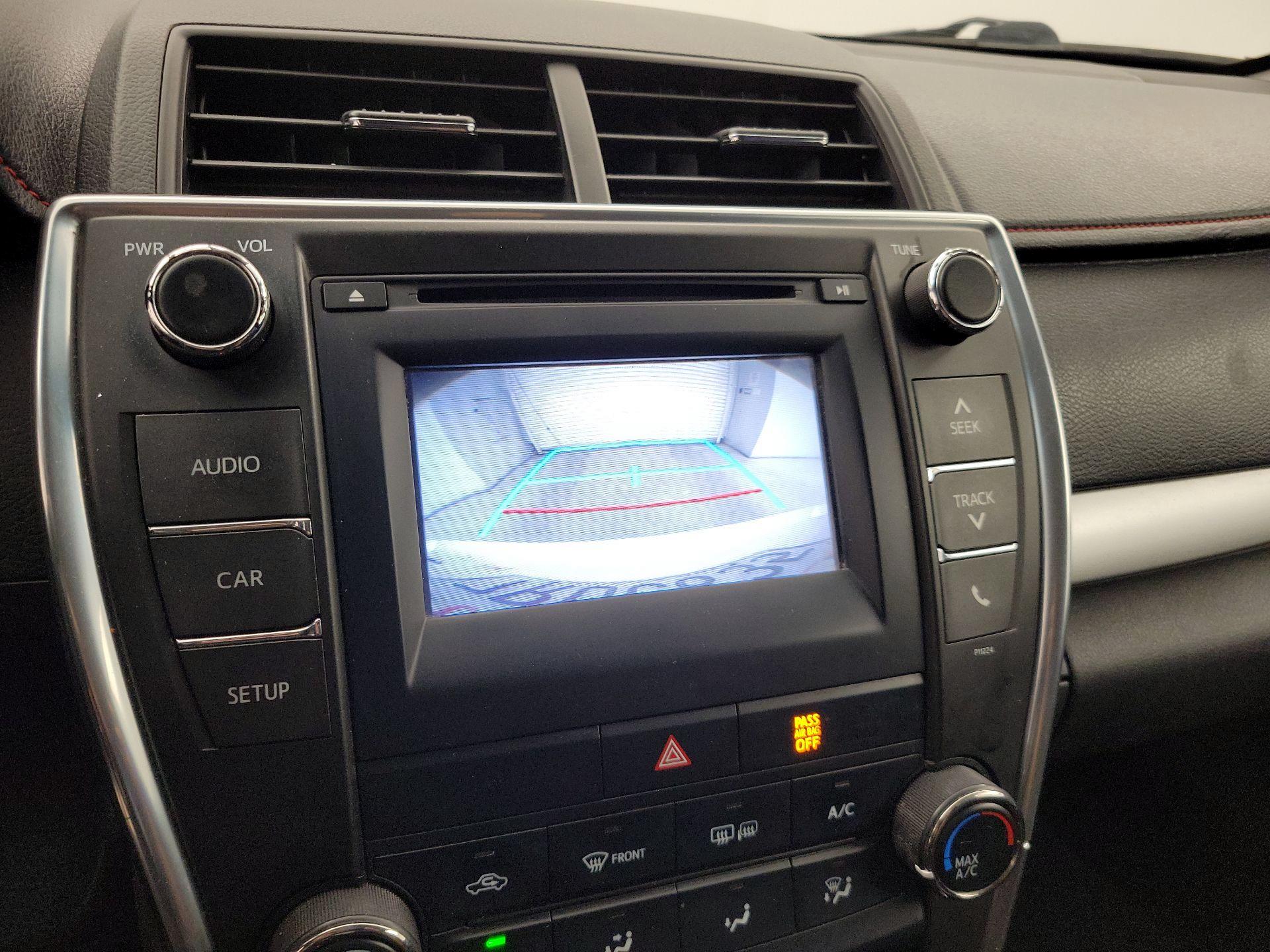 Thumbnail: 2016 Toyota Camry - 14