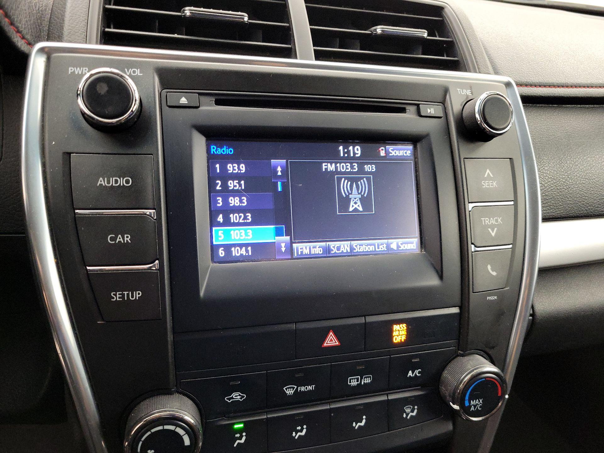 Thumbnail: 2016 Toyota Camry - 15