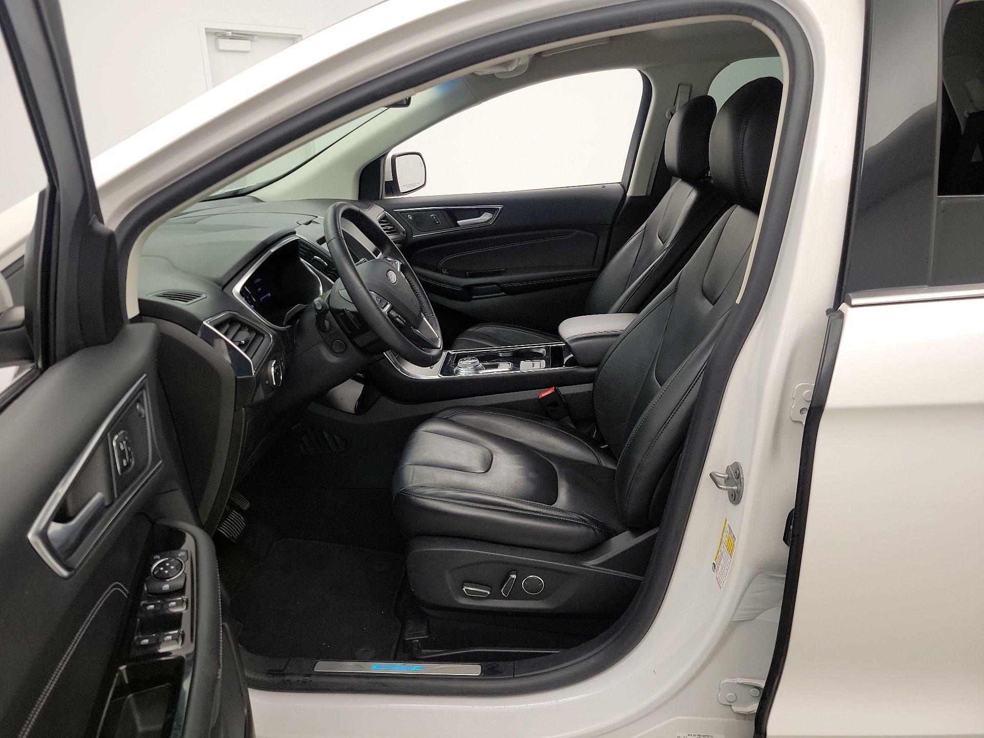 Thumbnail: 2019 Ford Edge - 11