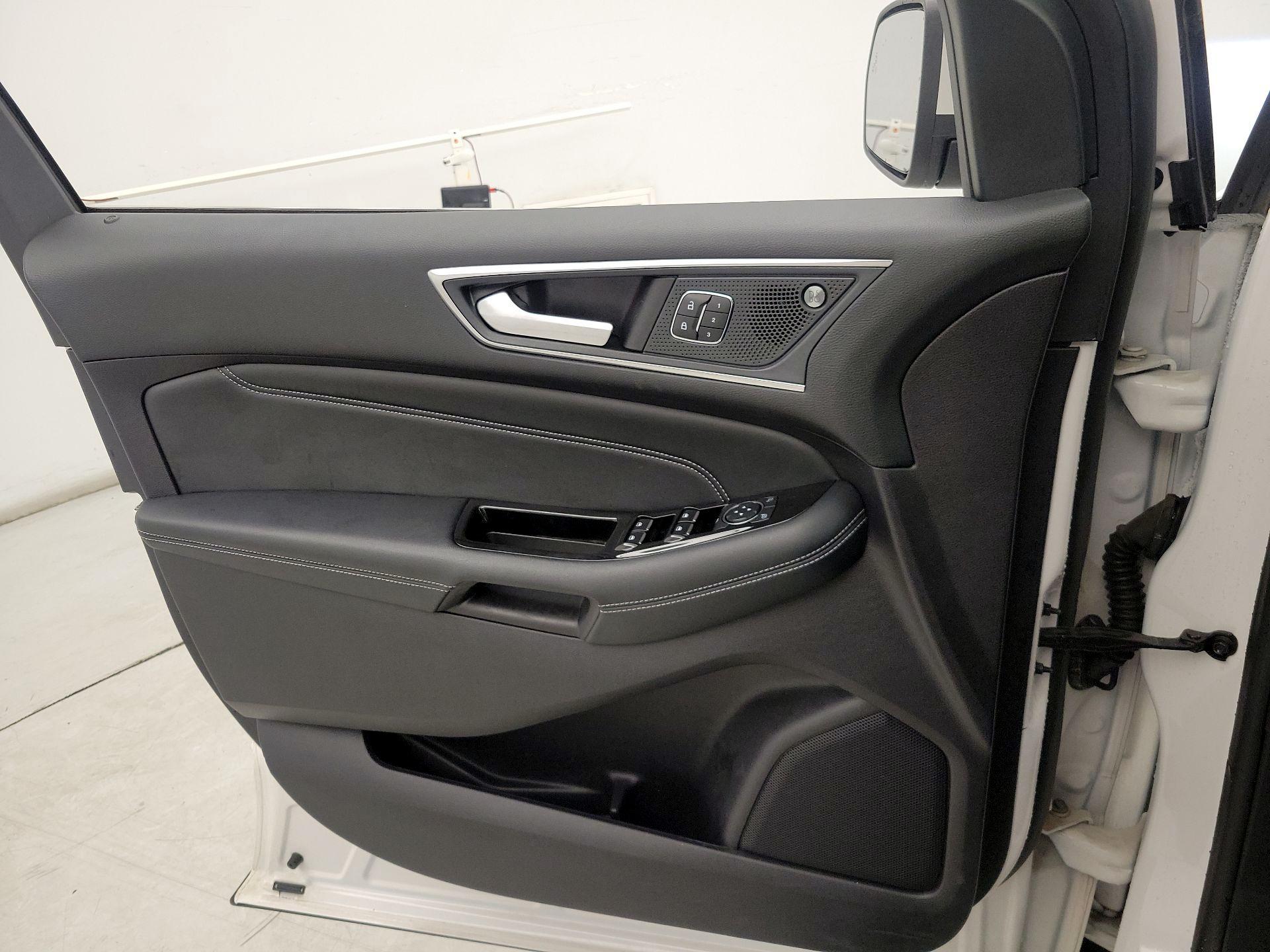 Thumbnail: 2019 Ford Edge - 12