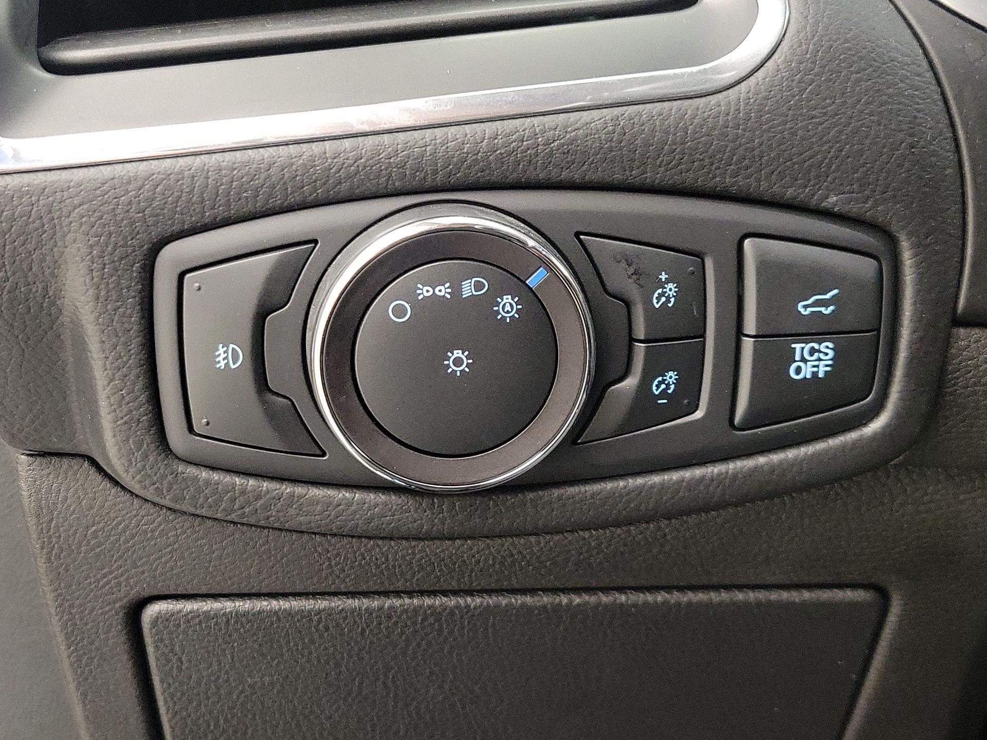 Thumbnail: 2019 Ford Edge - 13