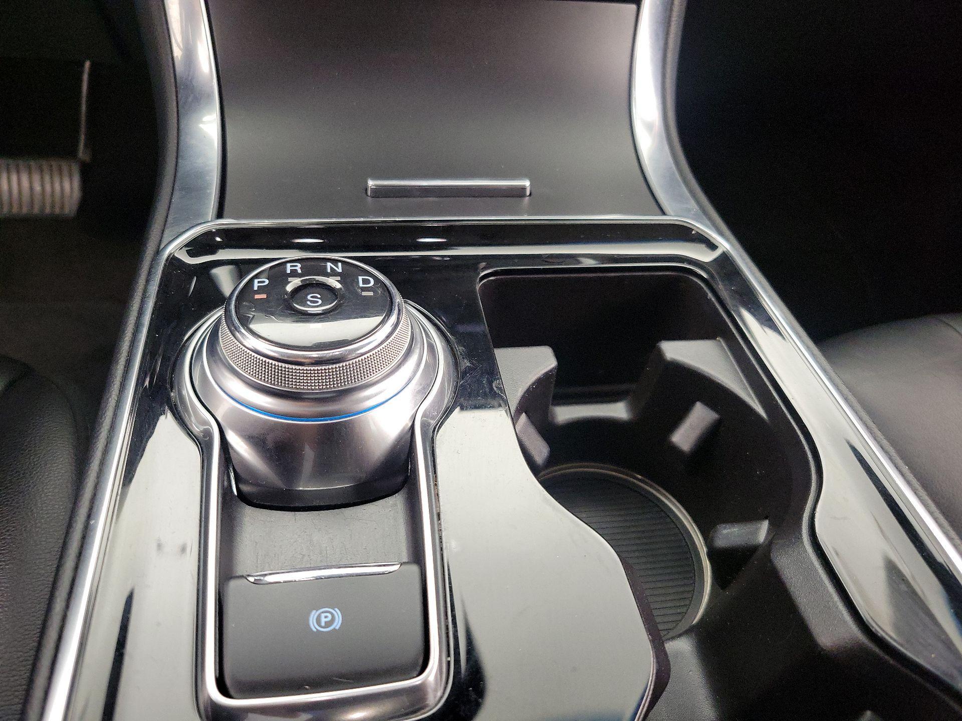 Thumbnail: 2019 Ford Edge - 17