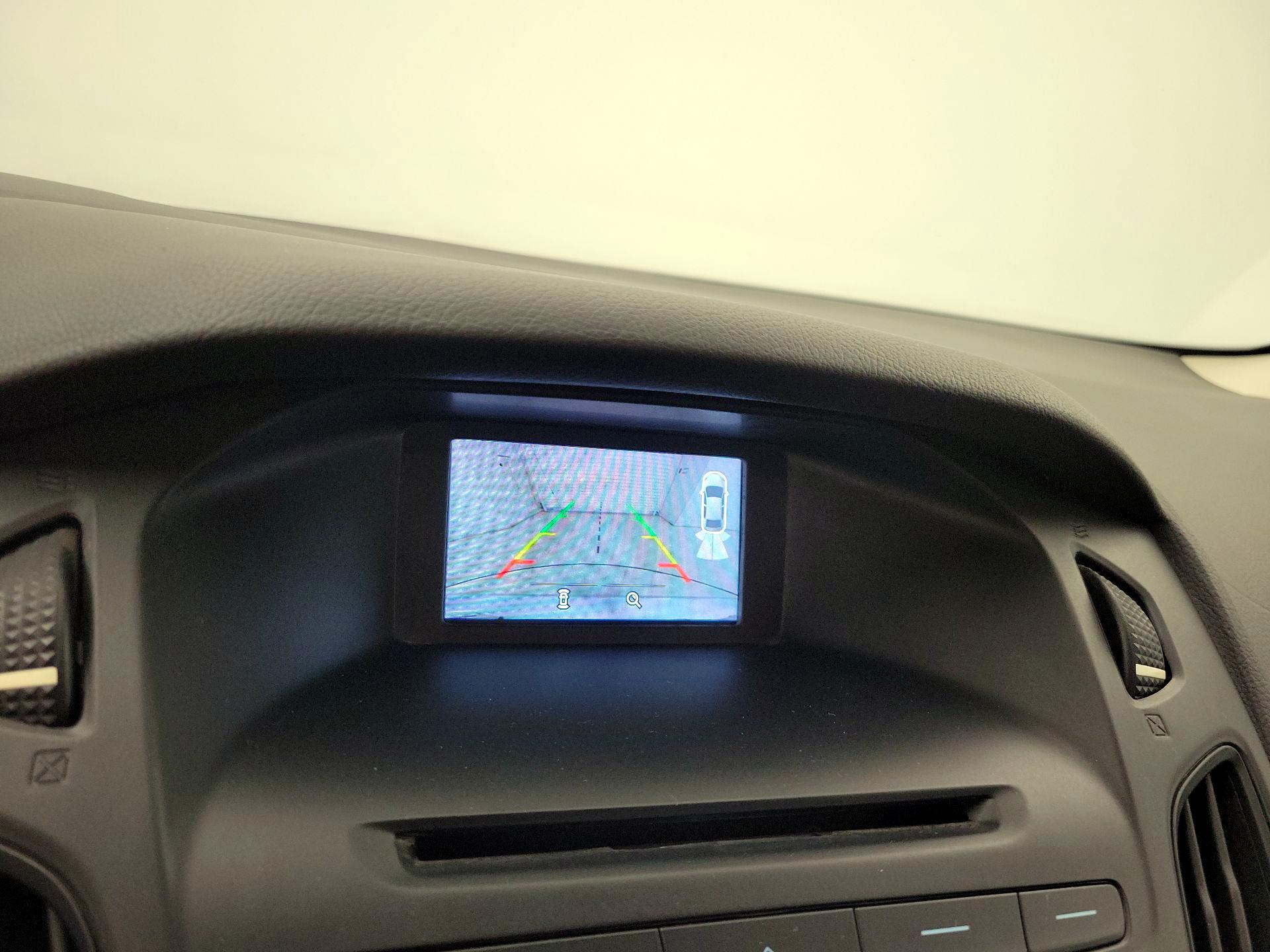 Thumbnail: 2016 Ford Focus - 14