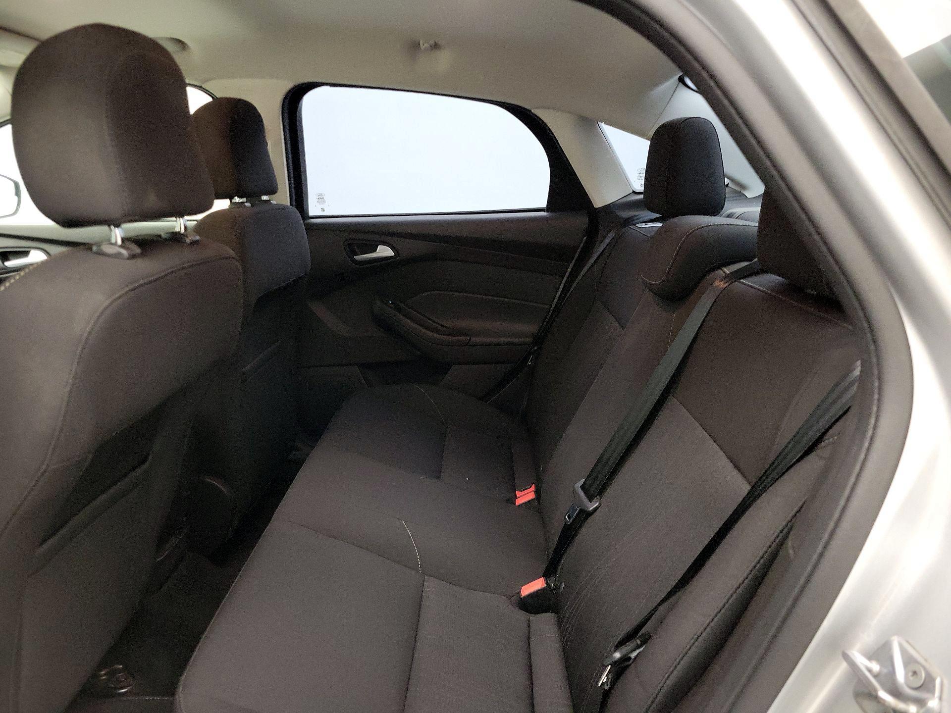 Thumbnail: 2016 Ford Focus - 19