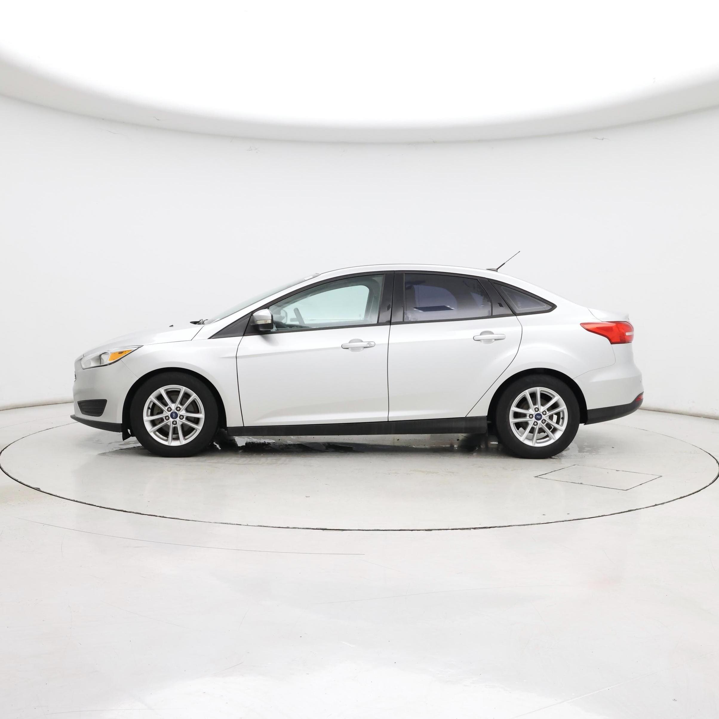 Thumbnail: 2016 Ford Focus - 3