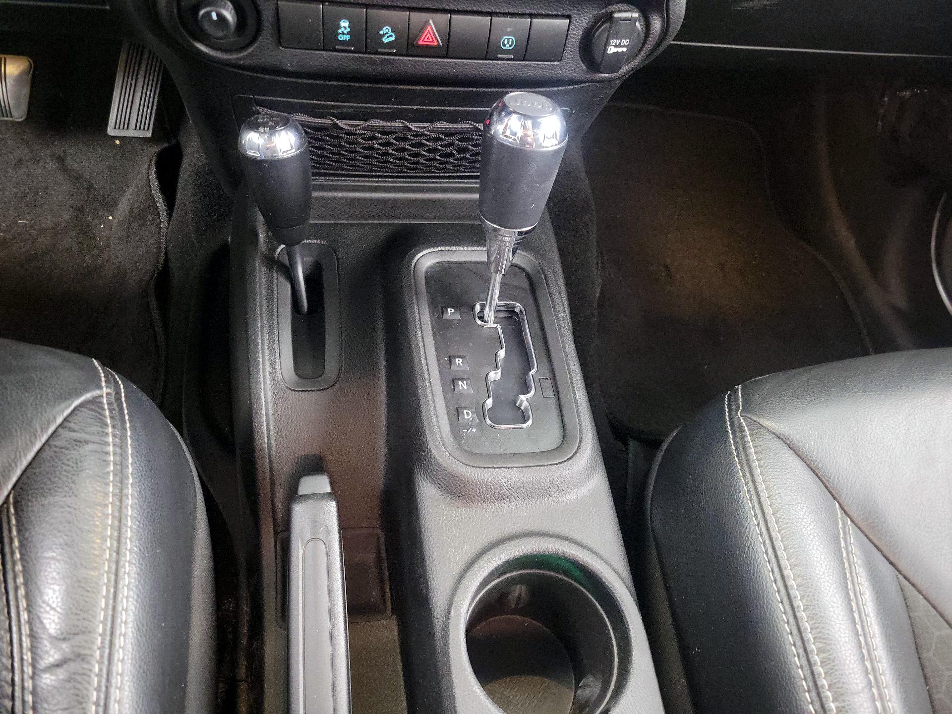 Thumbnail: 2017 Jeep Wrangler - 15