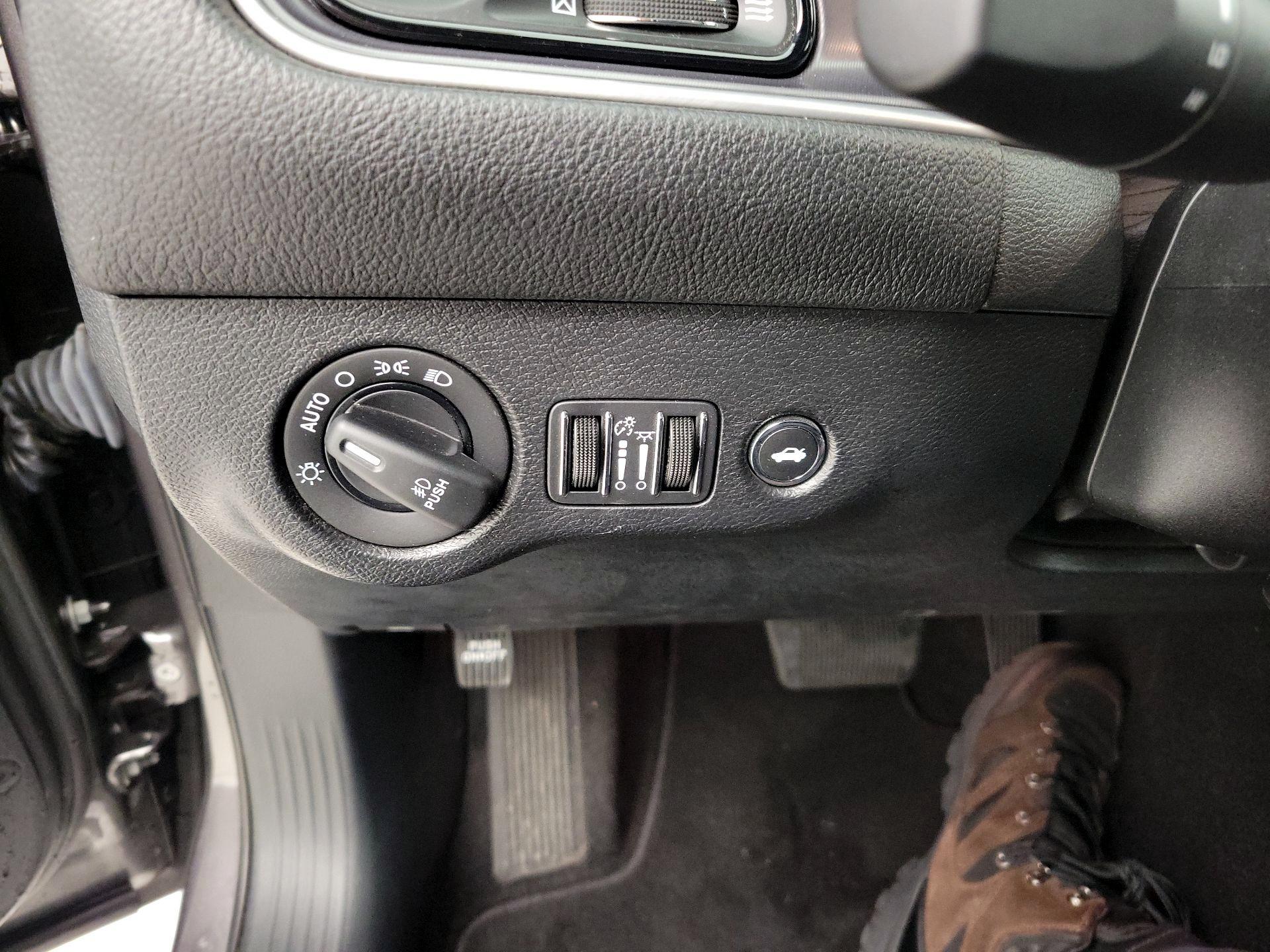 Thumbnail: 2020 Dodge Challenger - 13