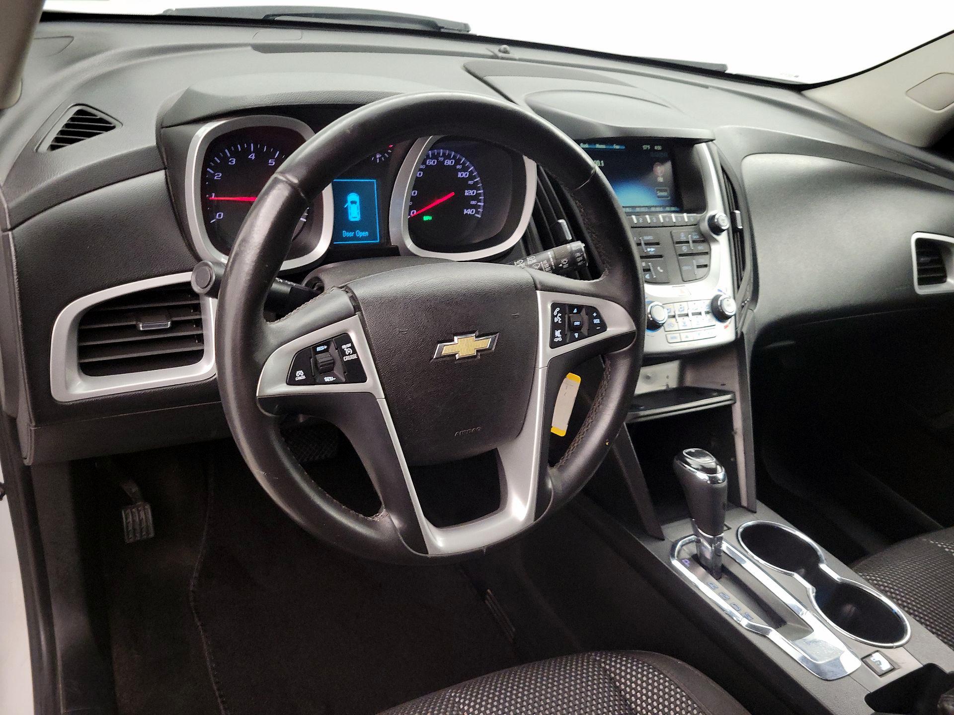 Thumbnail: 2017 Chevrolet Equinox - 9