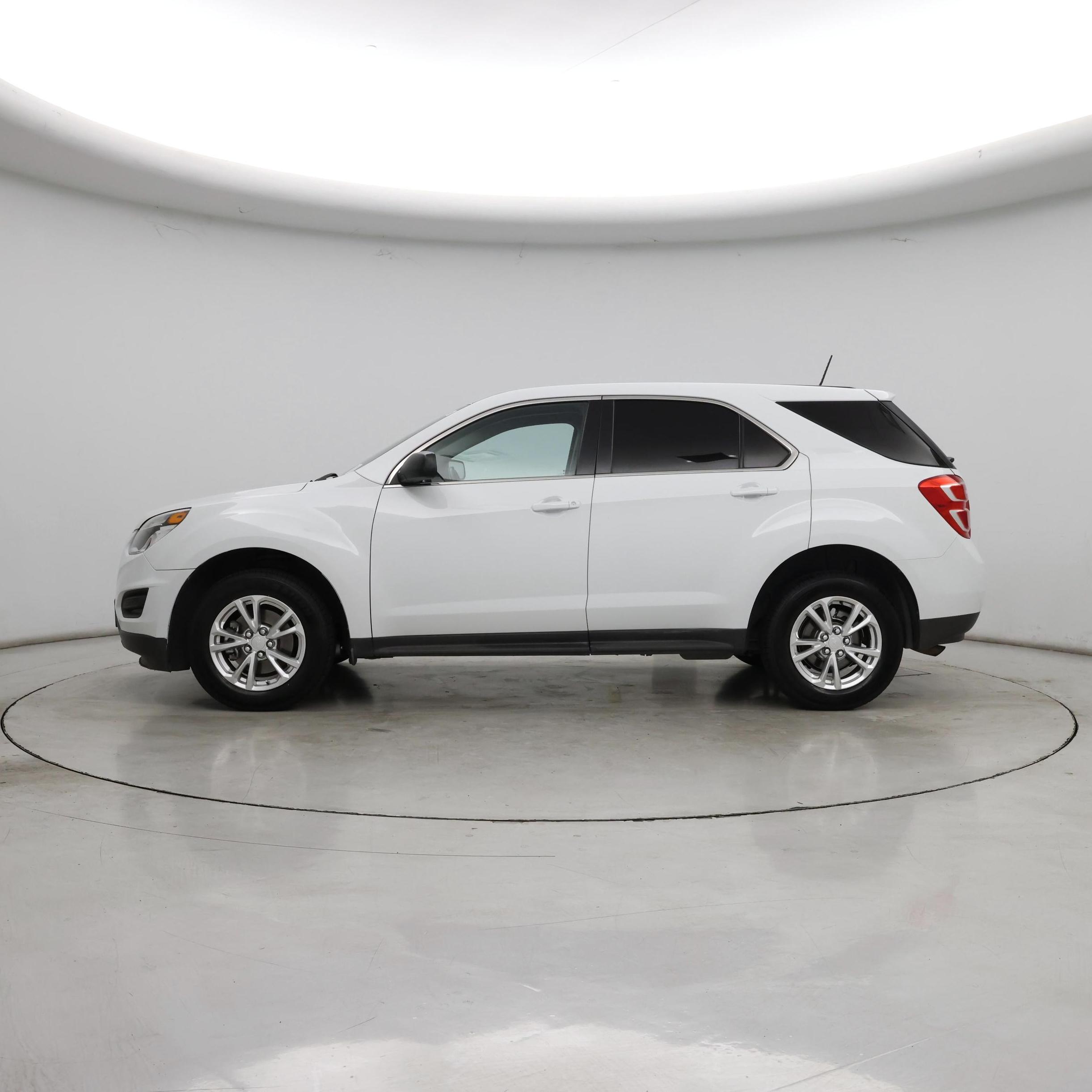 Thumbnail: 2017 Chevrolet Equinox - 3