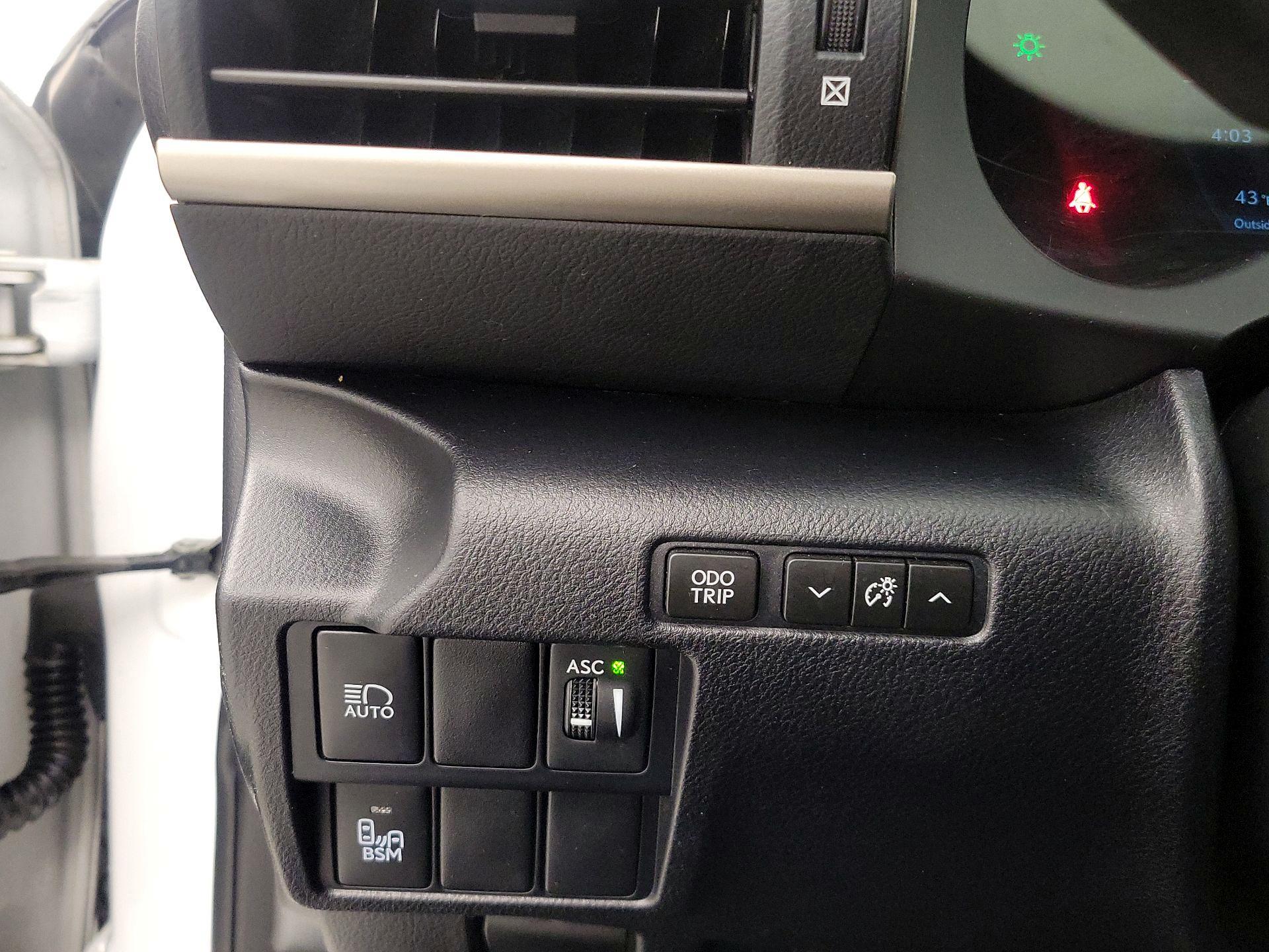 Thumbnail: 2017 Lexus IS - 13