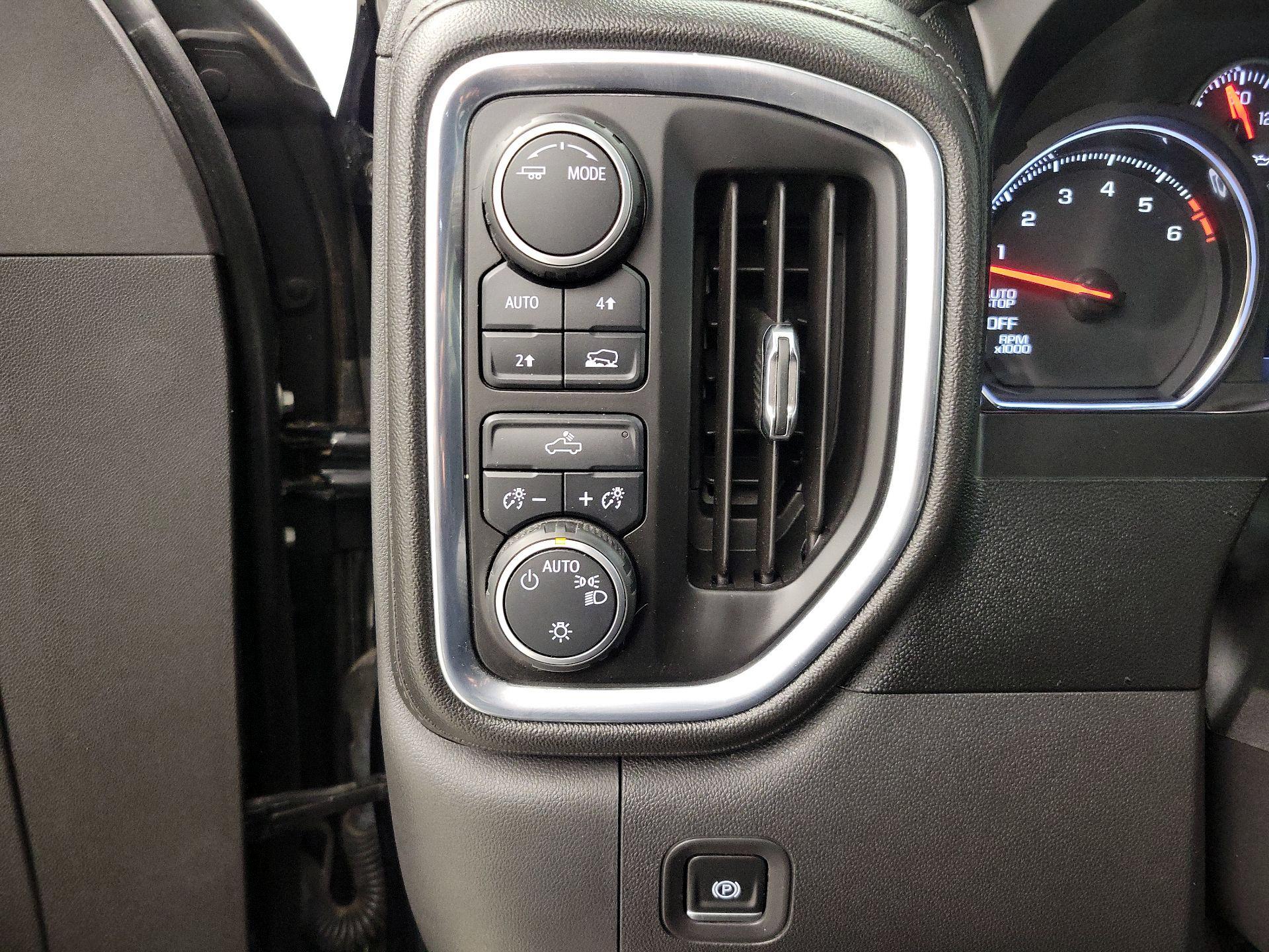 Thumbnail: 2020 Chevrolet Silverado 1500 - 13