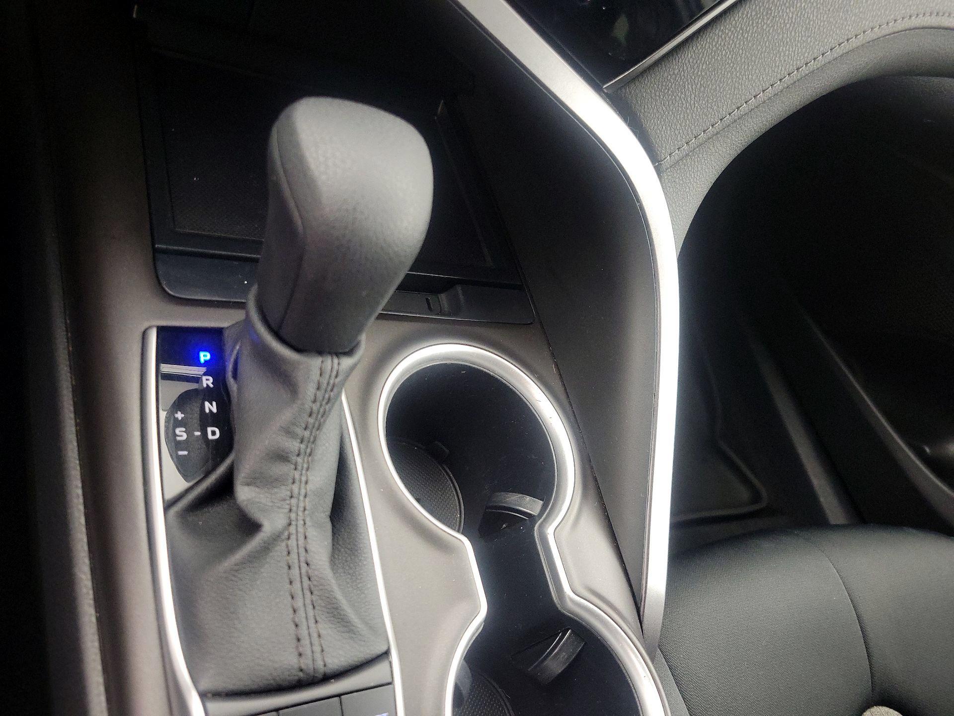 Thumbnail: 2023 Toyota Camry - 17