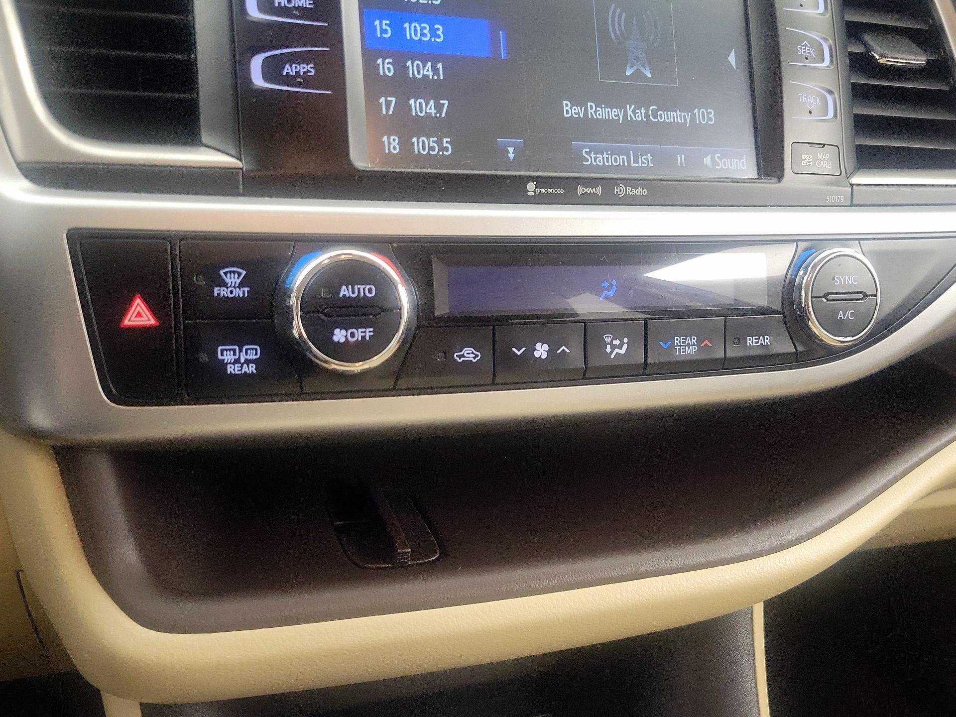 Thumbnail: 2017 Toyota Highlander - 17