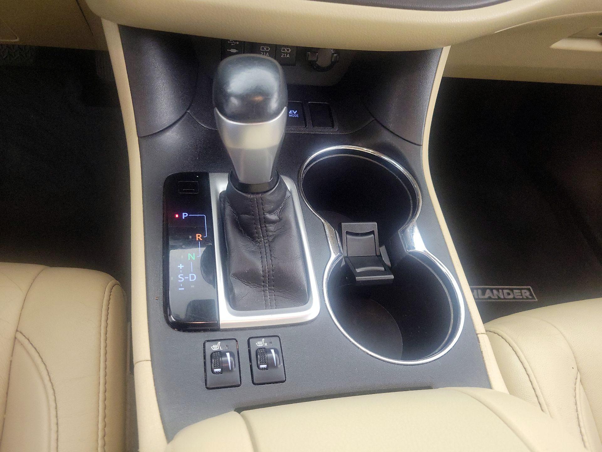 Thumbnail: 2017 Toyota Highlander - 18