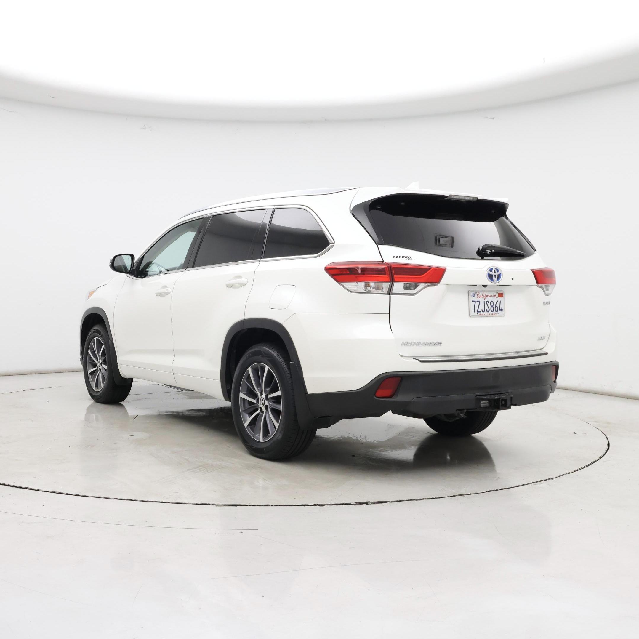 Thumbnail: 2017 Toyota Highlander - 2