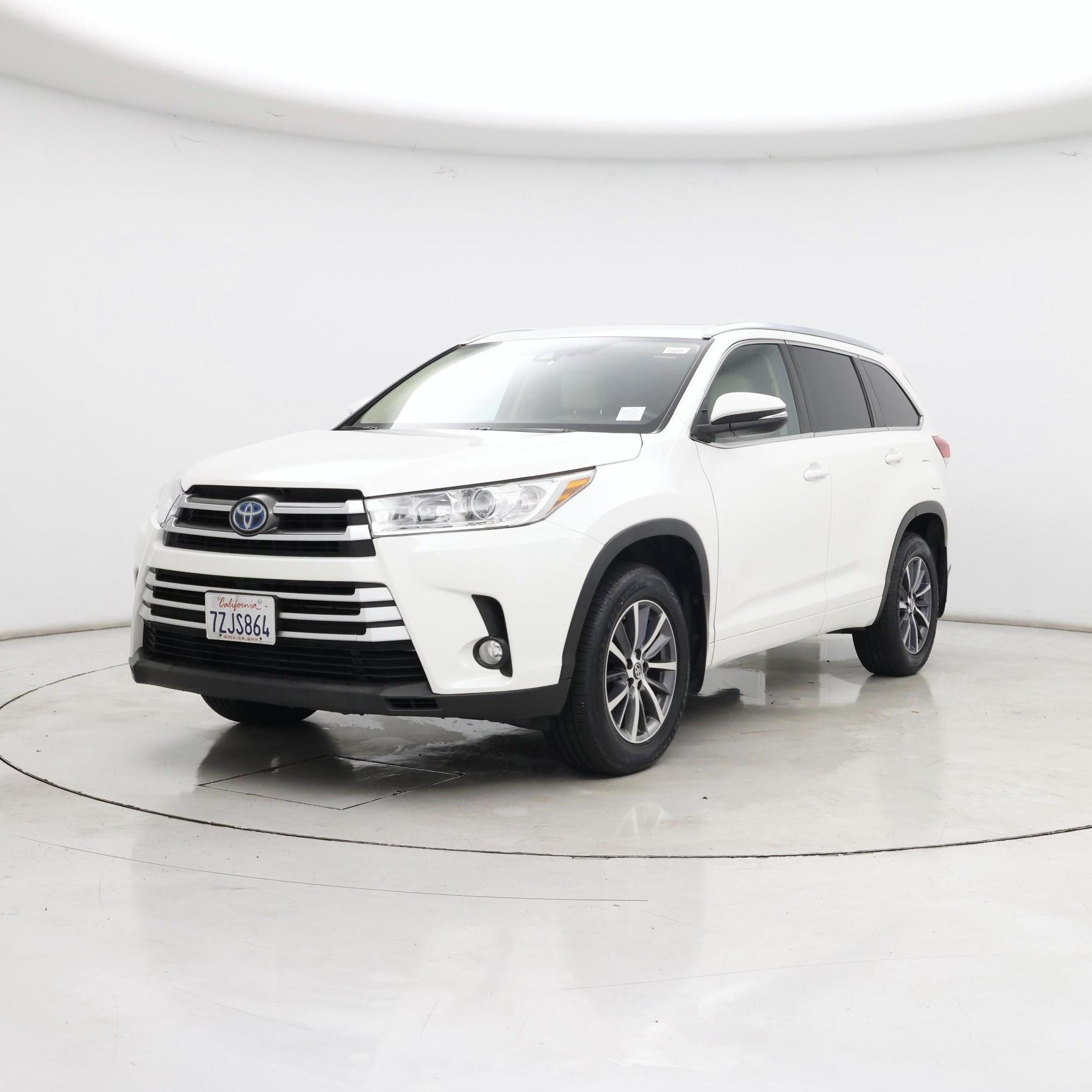 Thumbnail: 2017 Toyota Highlander - 4