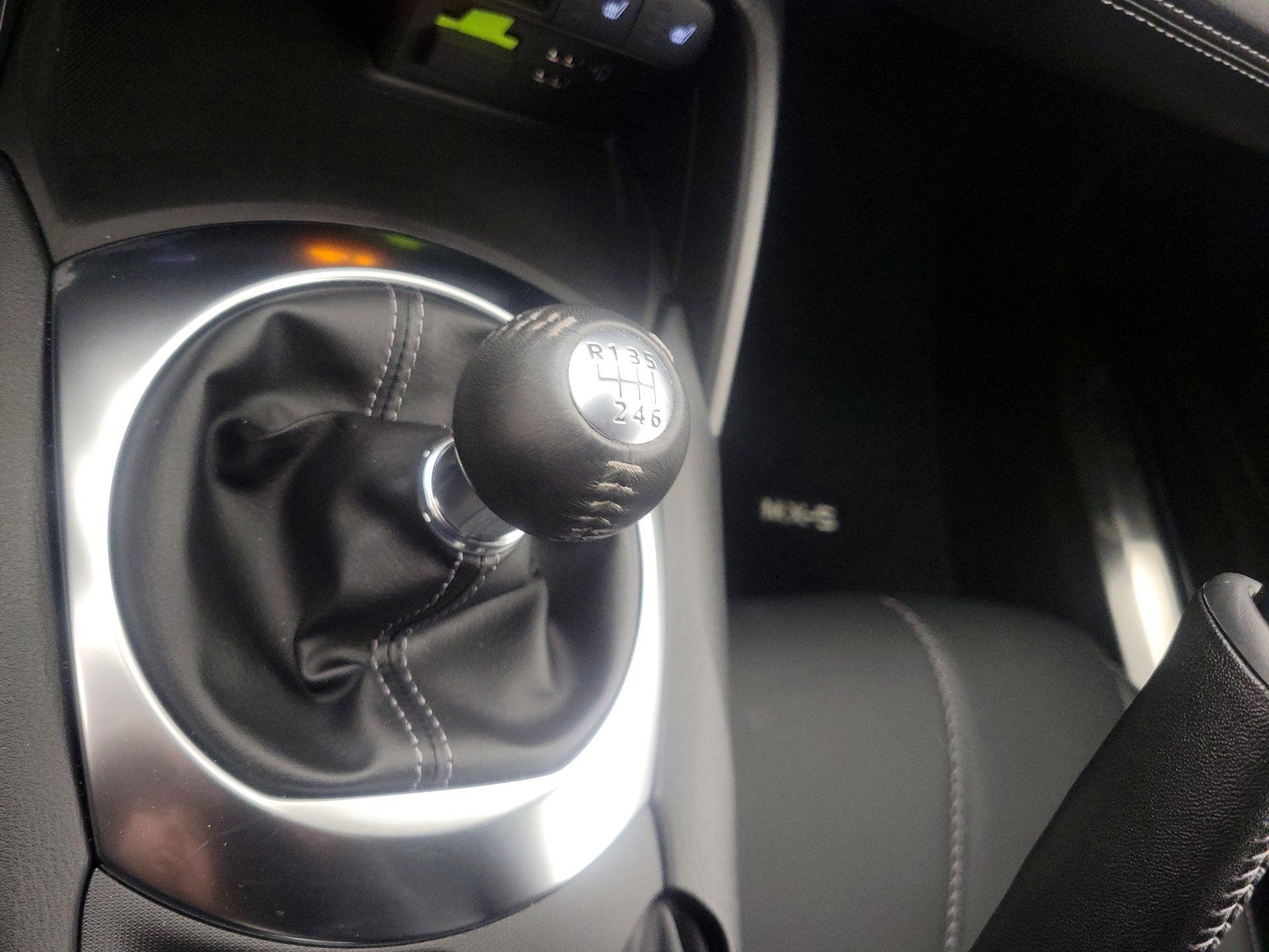 Thumbnail: 2021 Mazda MX-5 Miata - 18