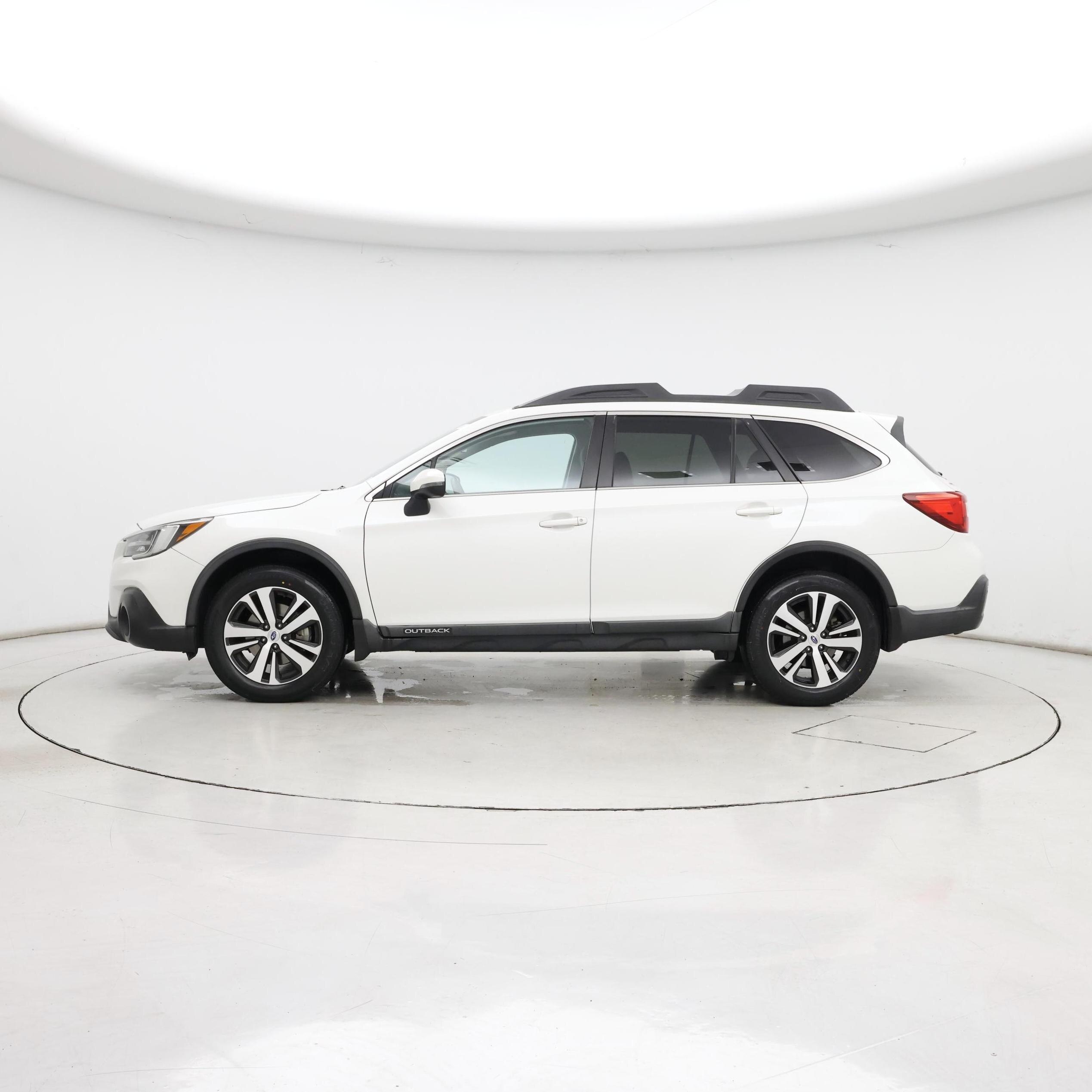 Thumbnail: 2018 Subaru Outback - 3