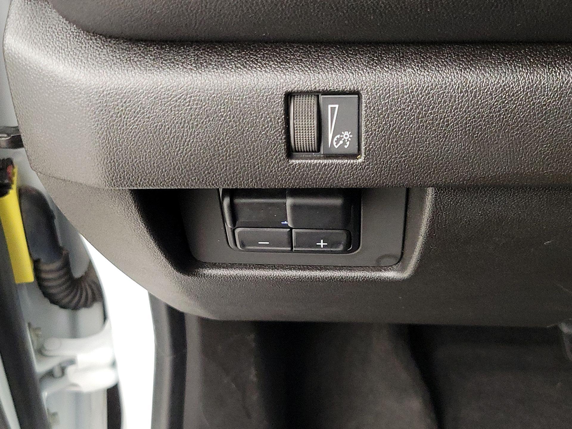 Thumbnail: 2023 Chevrolet Colorado - 13