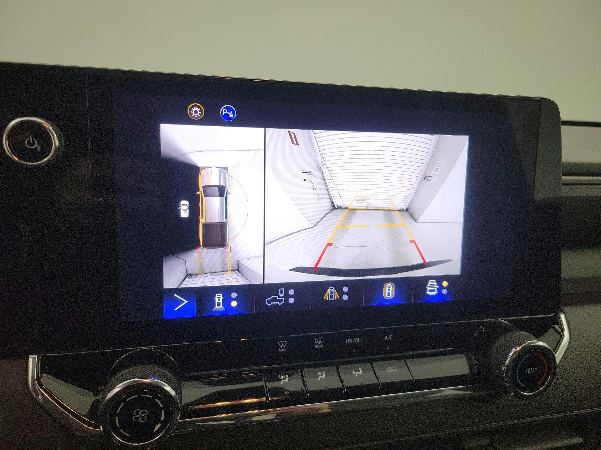 Thumbnail: 2023 Chevrolet Colorado - 14