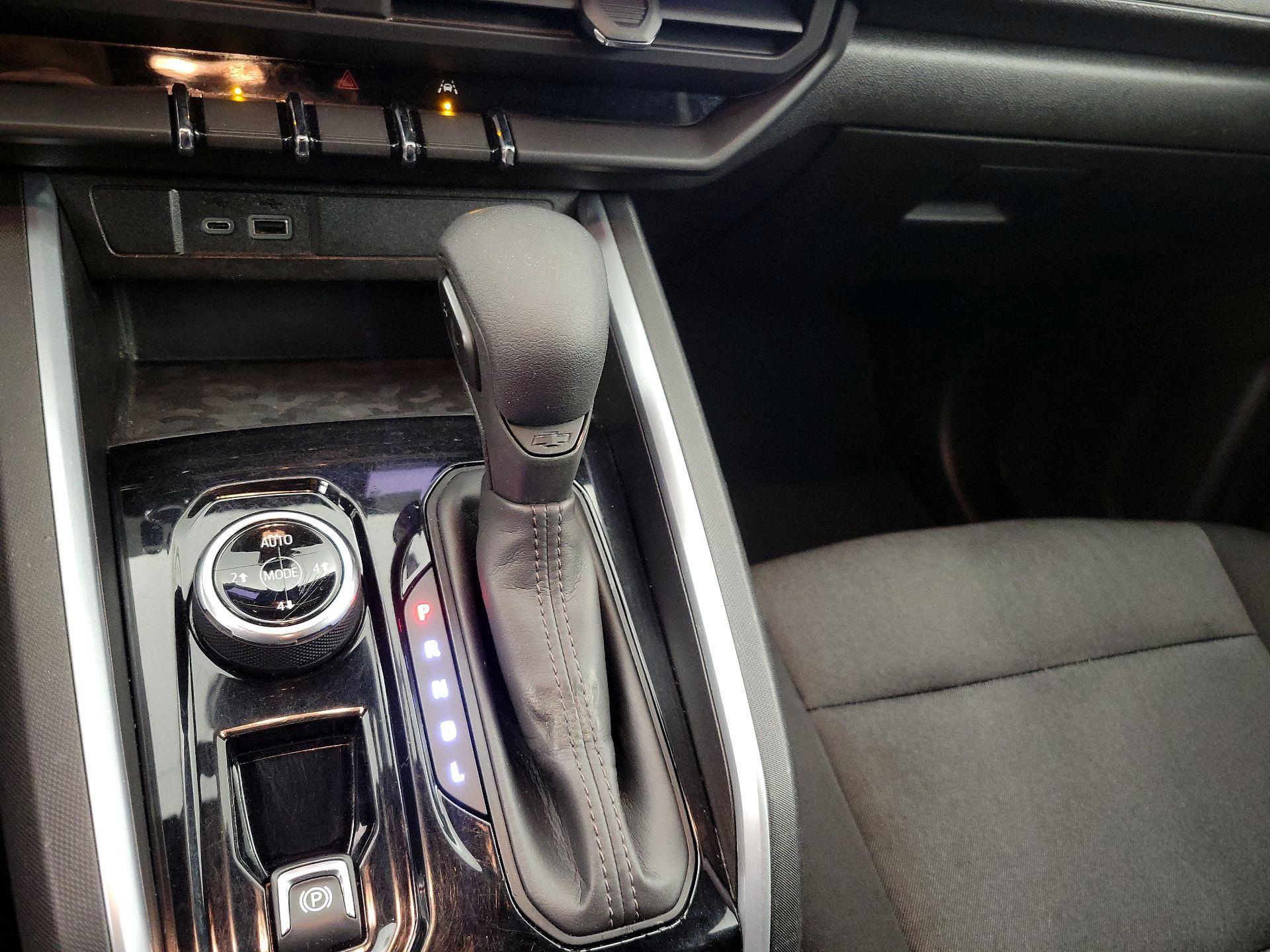 Thumbnail: 2023 Chevrolet Colorado - 17