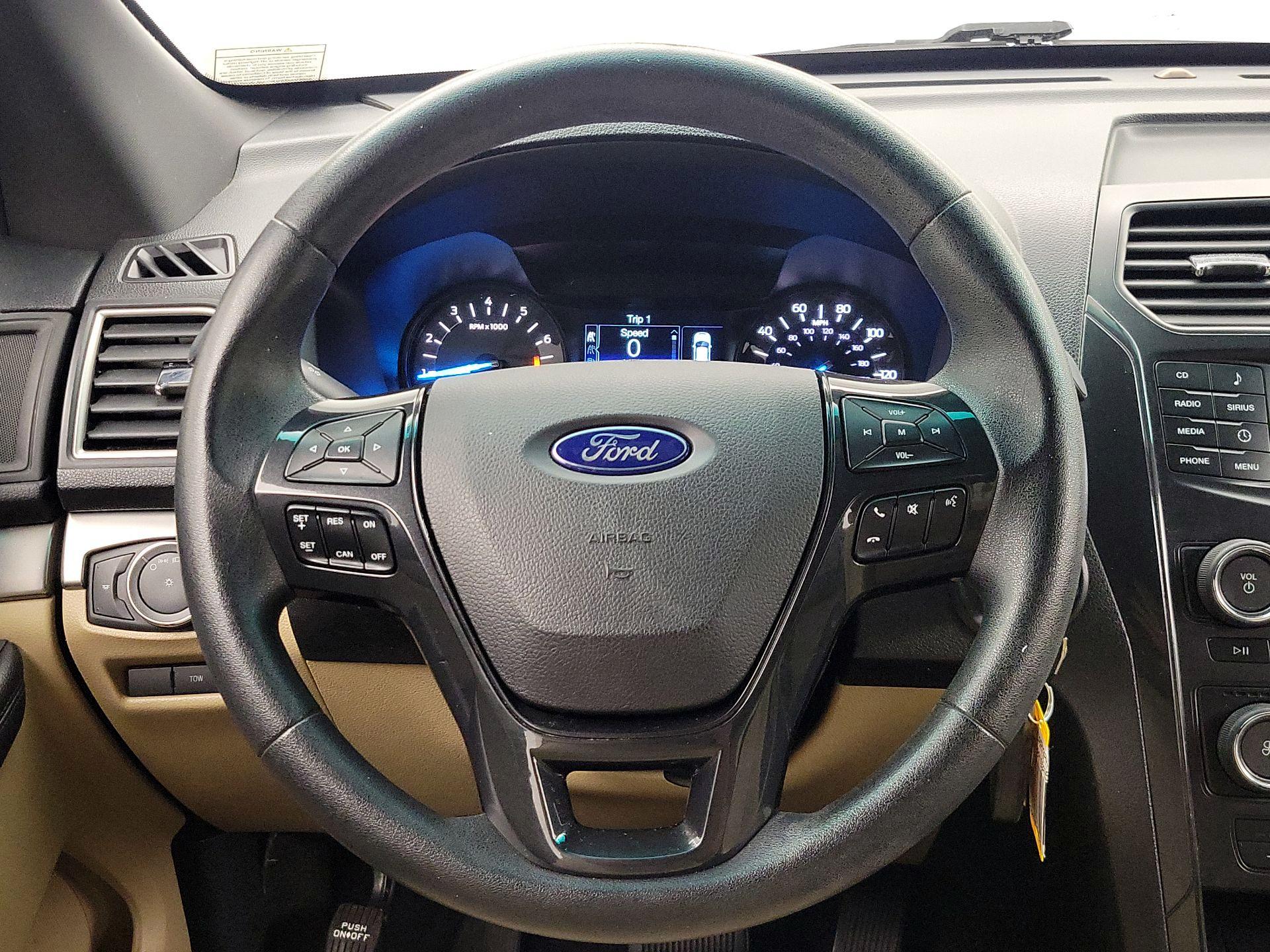 Thumbnail: 2016 Ford Explorer - 10