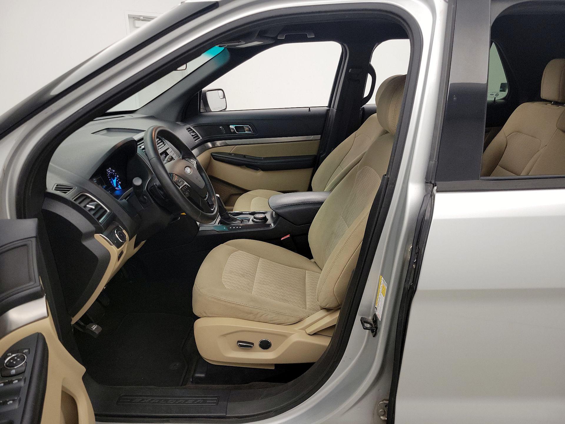 Thumbnail: 2016 Ford Explorer - 11