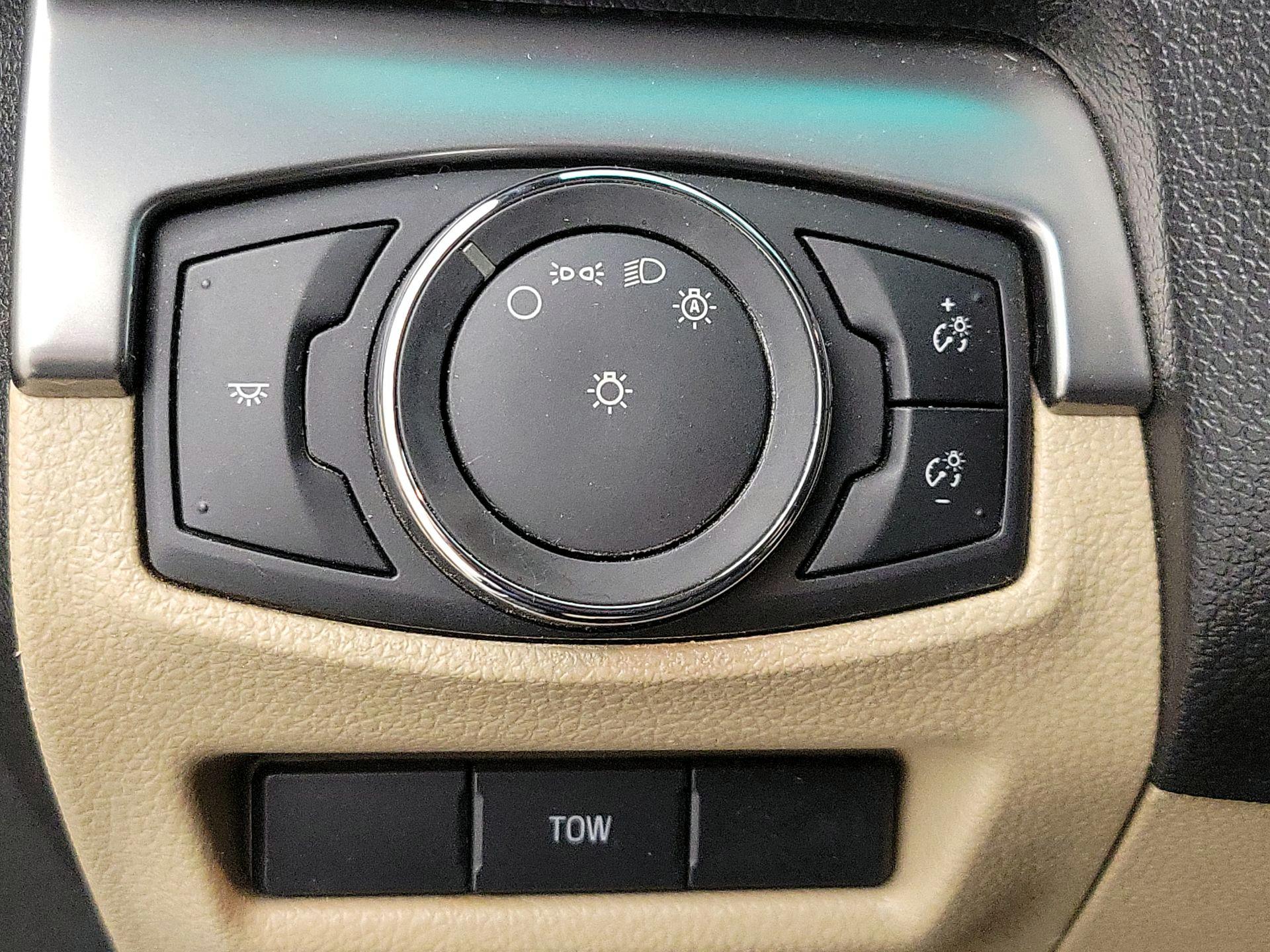 Thumbnail: 2016 Ford Explorer - 13