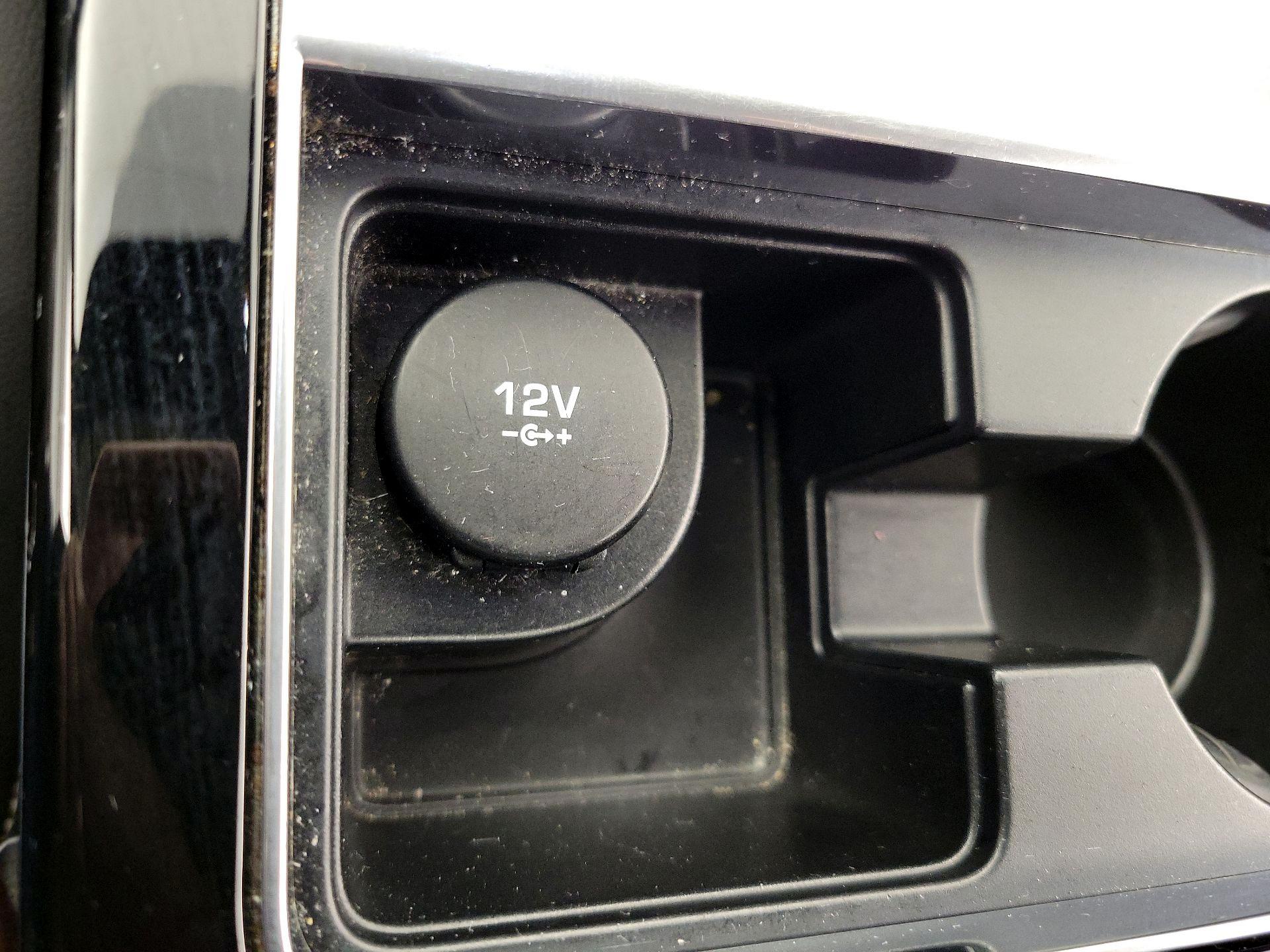 Thumbnail: 2018 Land Rover Range Rover Velar - 19